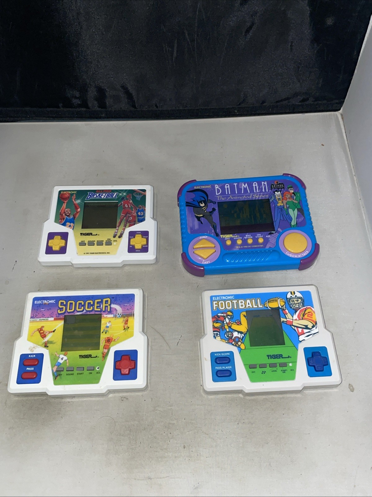 Tiger Electronics Batman Soccer Lot Of 4 Electronic Handheld Game - Missing CVR