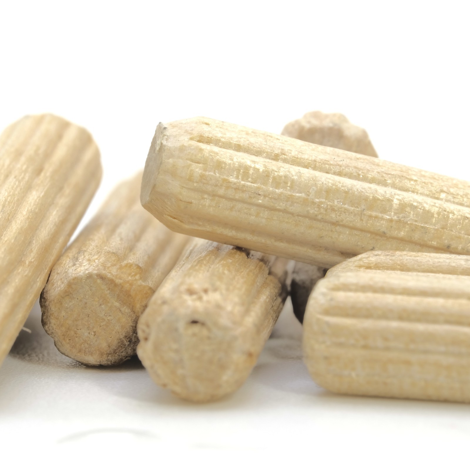 6 x 30mm Wooden Dowels - Fluted Birch Wood - Kiln Dried (Pack of 24)