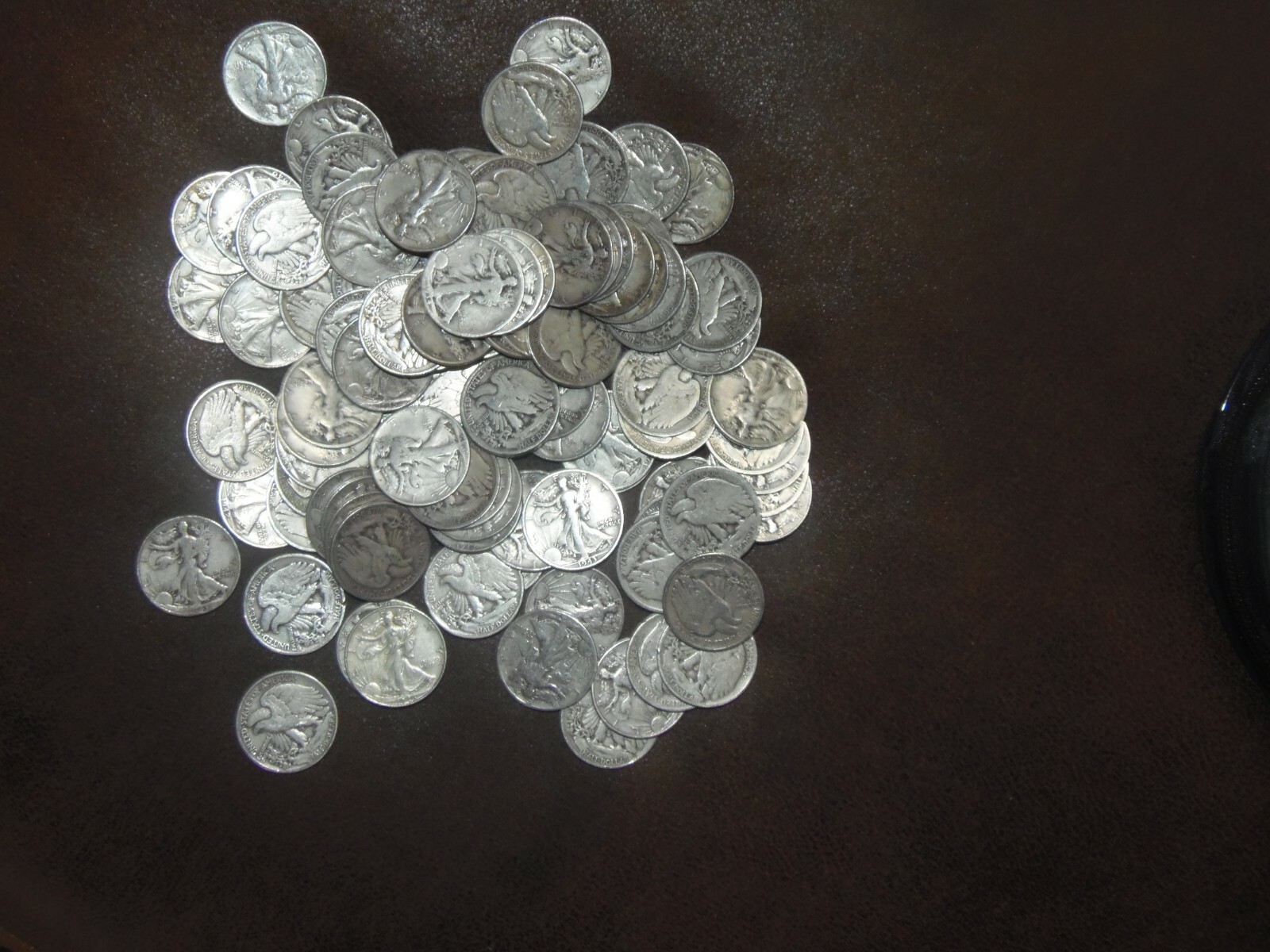 1 - LIBERTY Half Dollars  -MIX LOT, MANY DIFFERENT YEARS.    (DW-16)