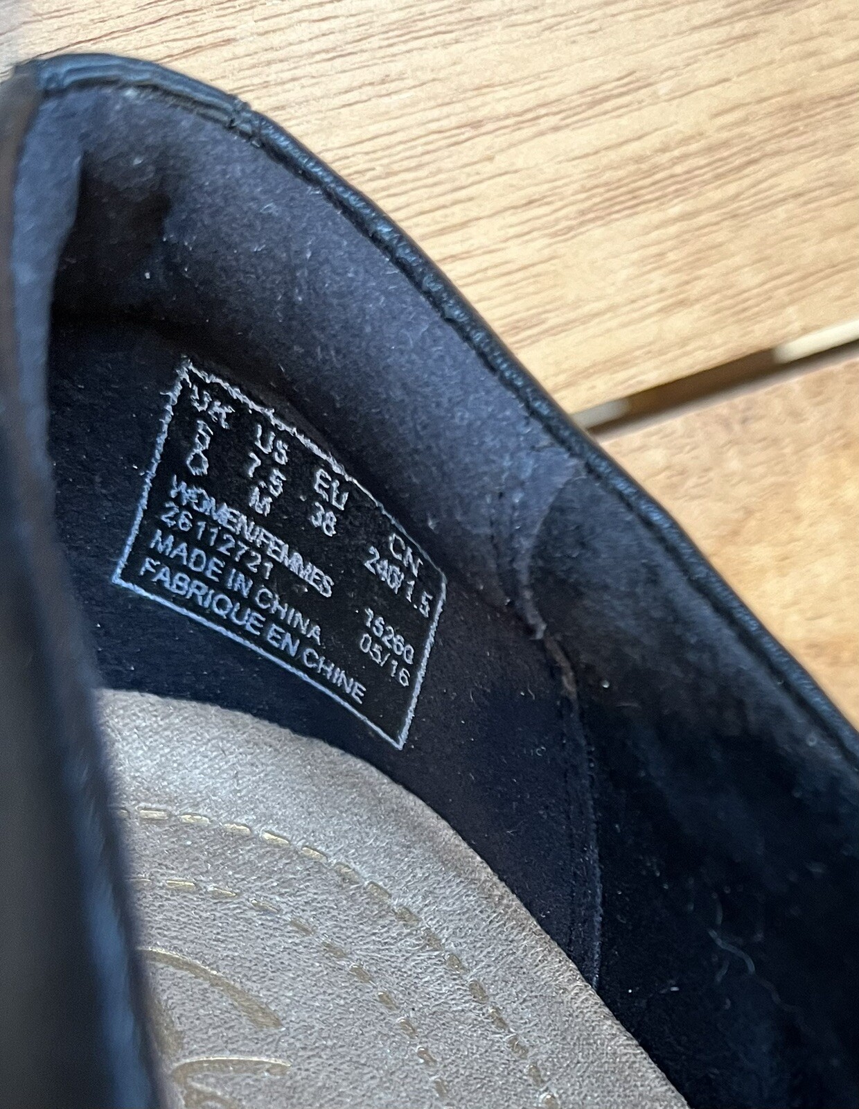 Clarks JULIET MONTE Womens Black Leather Flat Shoes Size 7.5M