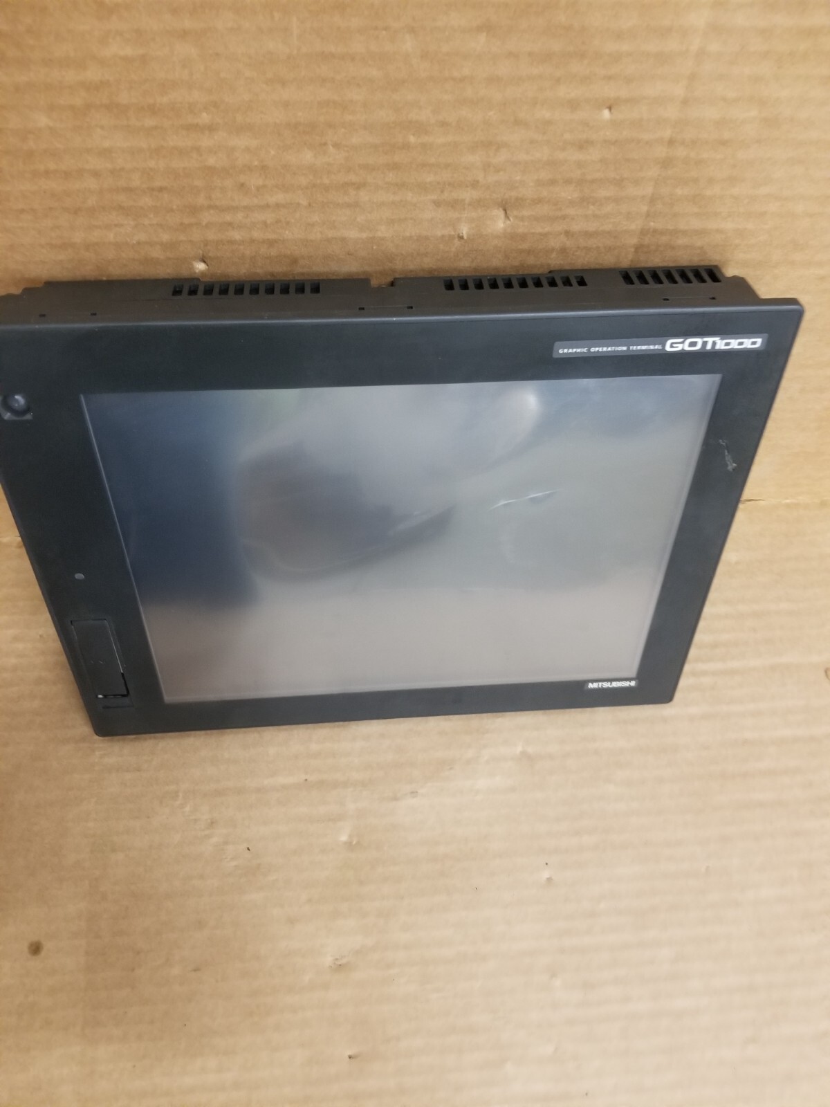 Mitsubishi GT1685M-STBA GOT1000 Graphic Operation Terminal-Touchscreen 100-240V