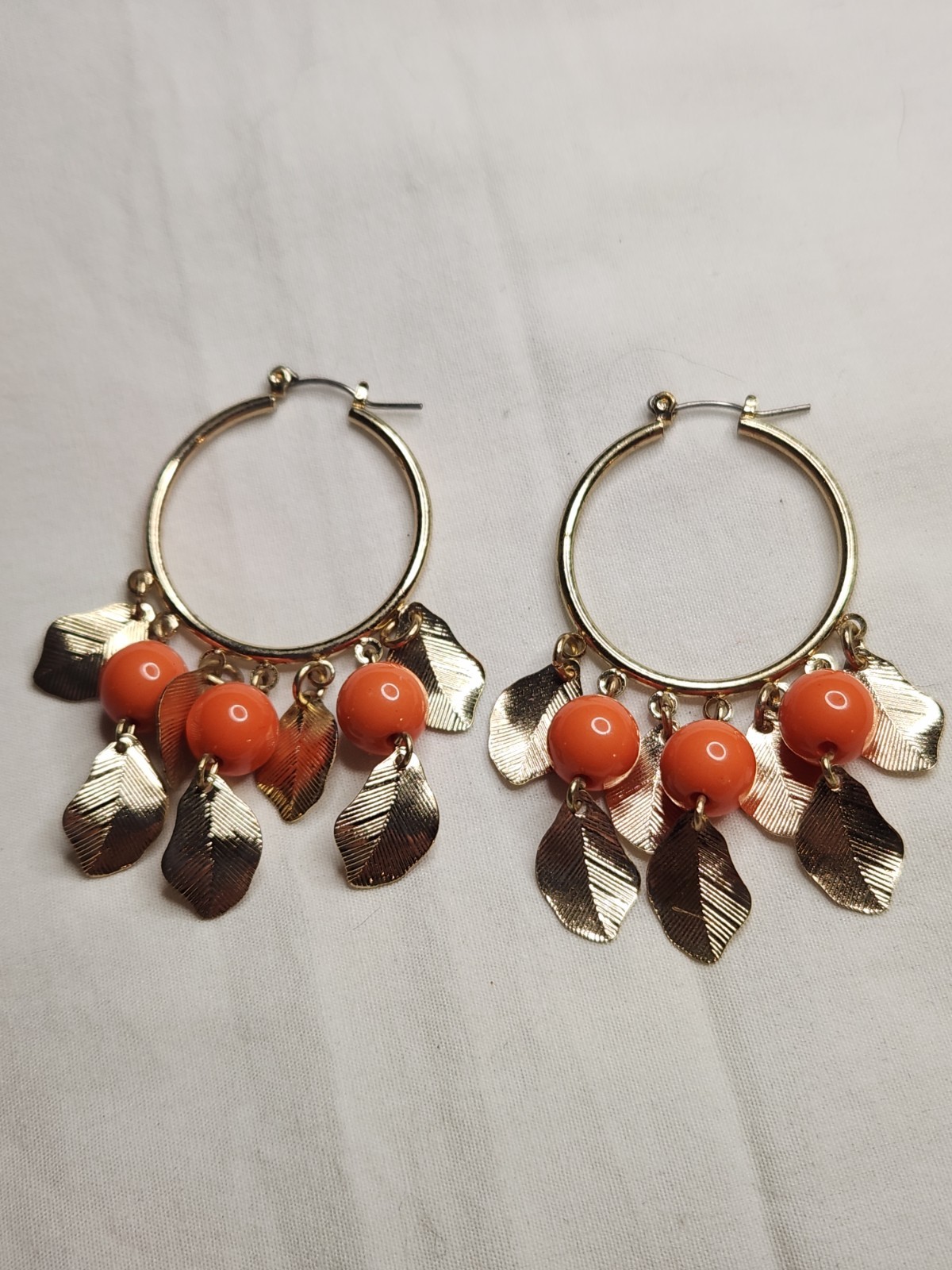 Beautiful Vintage Never Worn Gold Tone Orange Ball With Golden Leaves Earrings