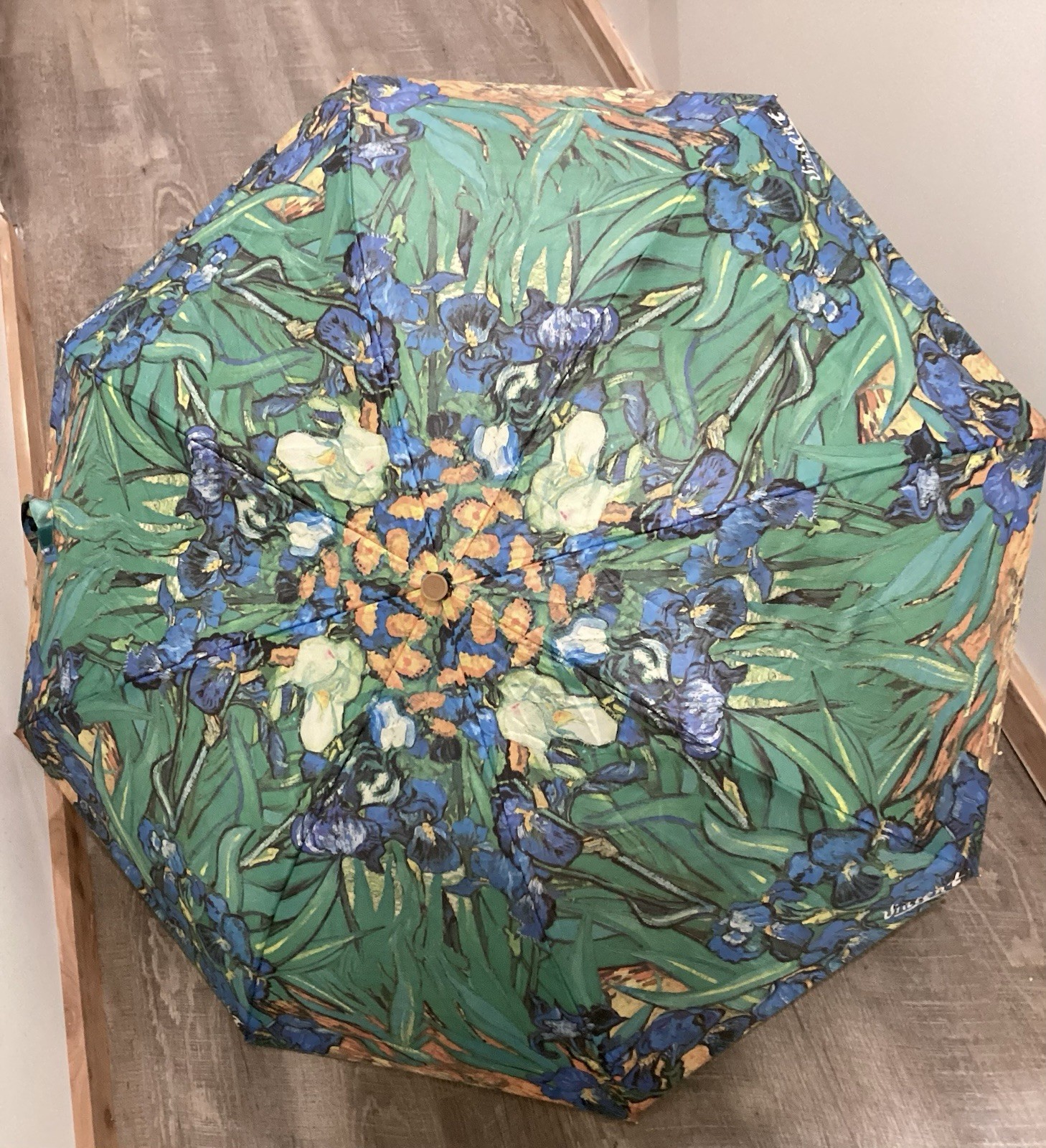Vintage Vincent Van Grogh Umbrella Irises Flowers Blues Greens Travel Compact