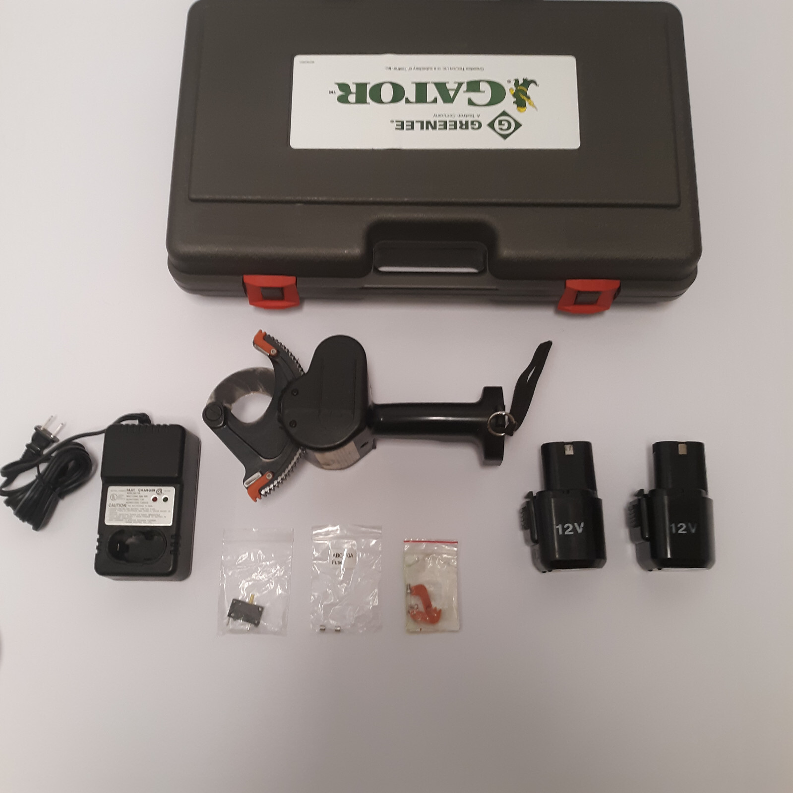 Reconditioned Burndy BCC1000CUAL Cable Cutter Kit/Greenlee ES750 Case/2 Battery