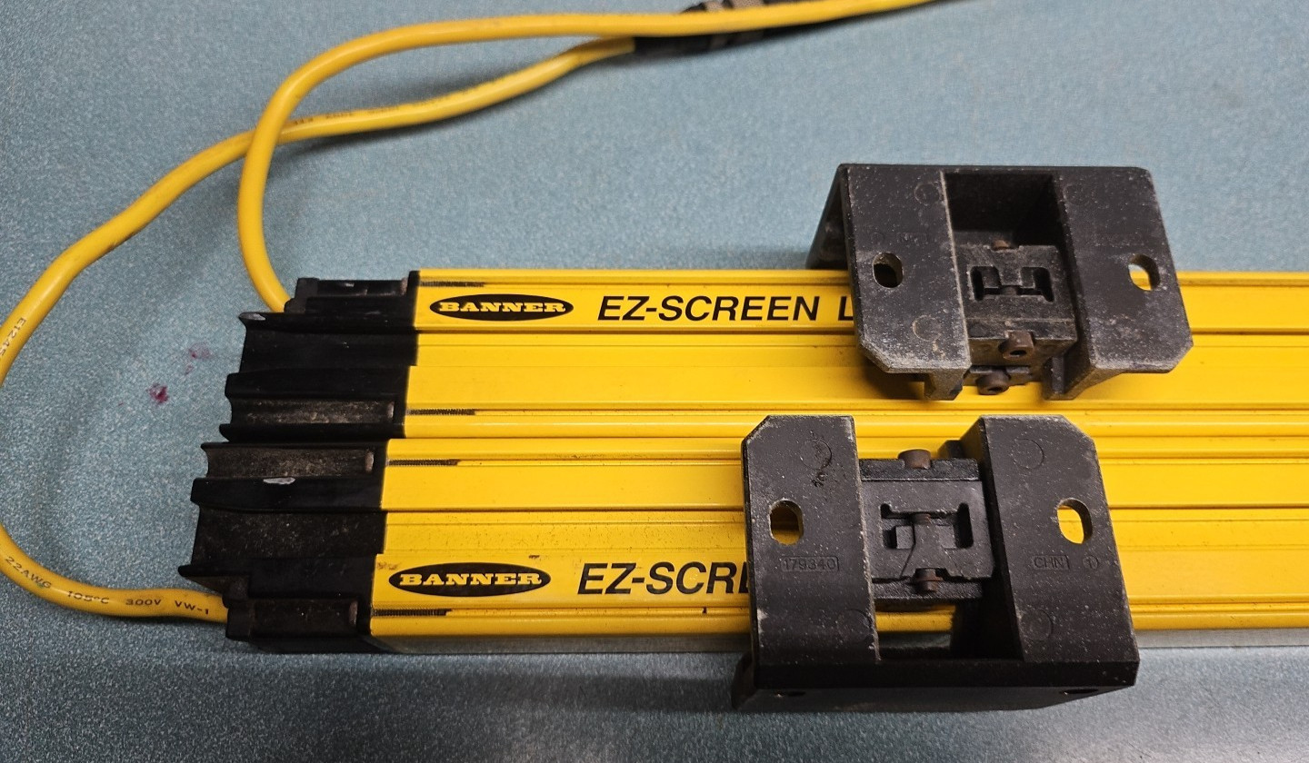 BANNER ENGINEERING SLLP14-630P88 Safety Light Curtain EZ-SCREEN