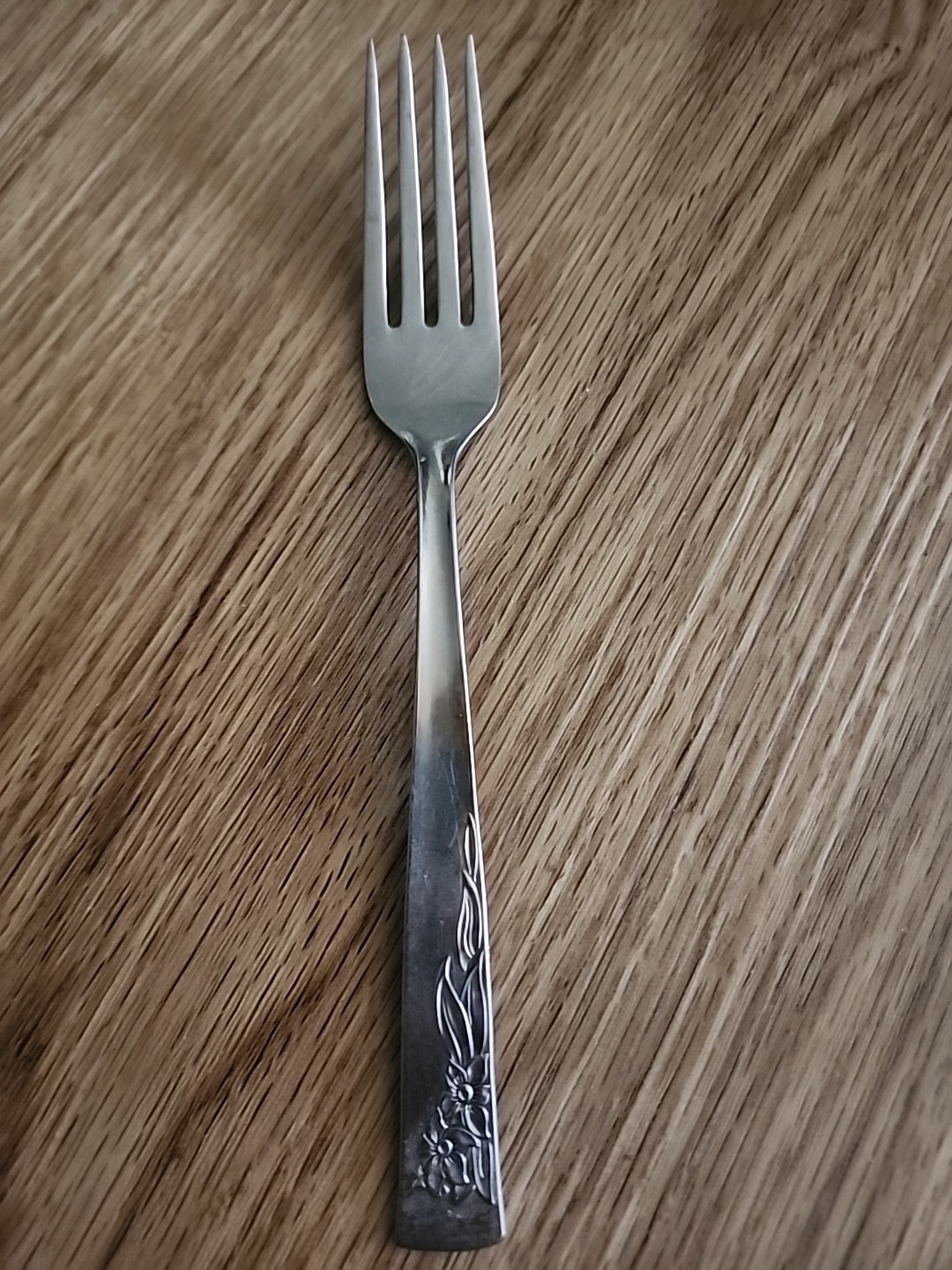18 Piece Lot - Oneida COBBLESTONE Daffodil Stanhome Stainless Flatware