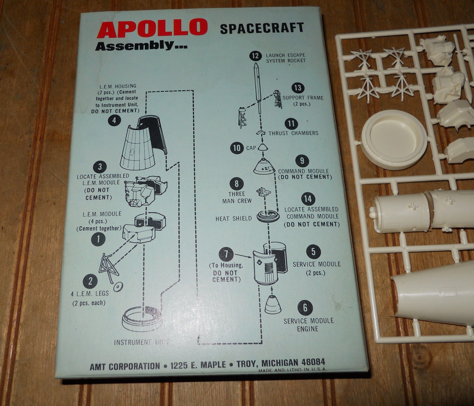 Vintage AMT APOLLO SPACECRAFT Model KIT Eagle LEM & Columbia Command Module
