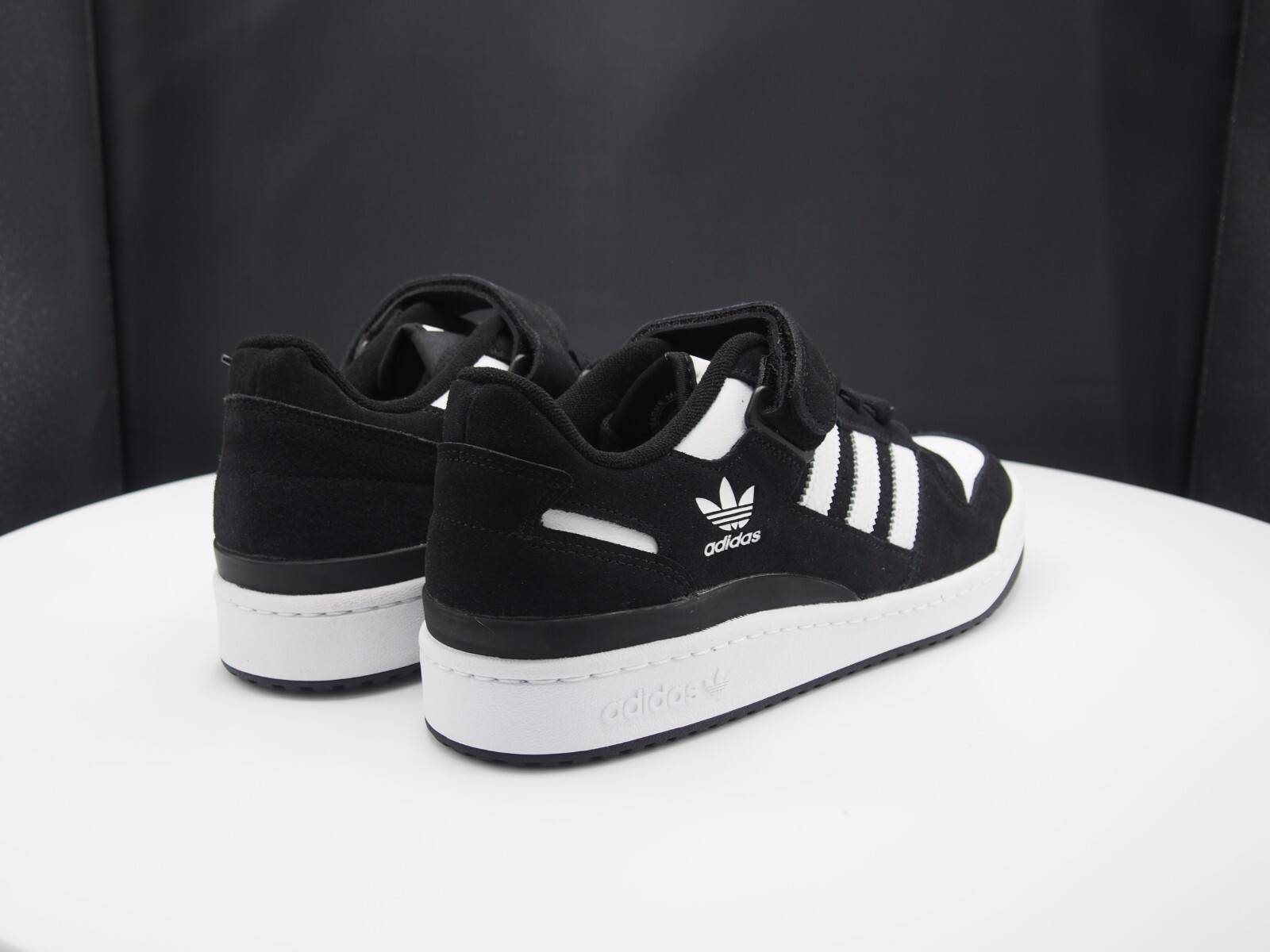 Adidas Low Forum "Panda" GW0695 Men's size 10.5 US