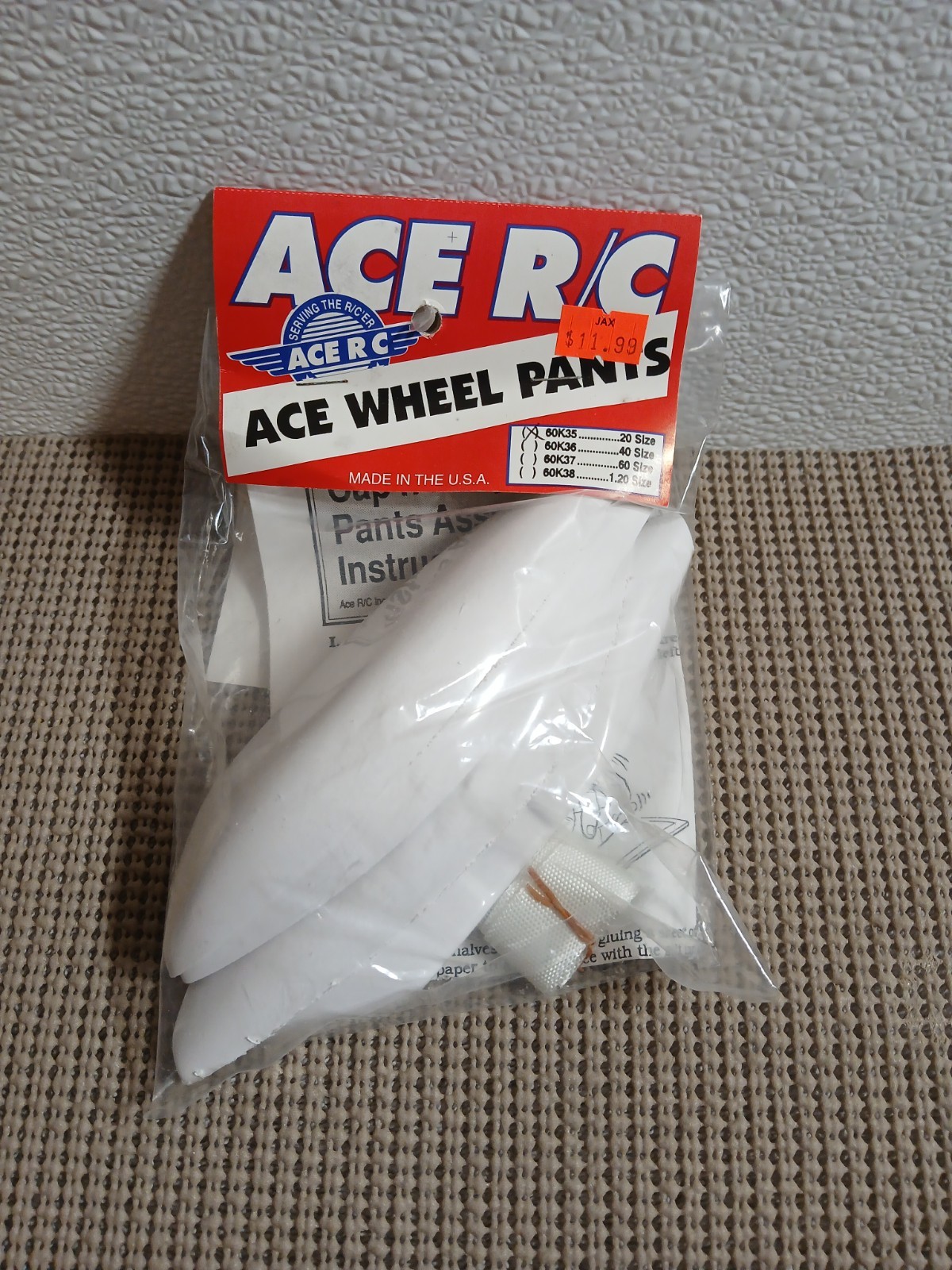 ACE R/C*MODEL AIRPLANE ENGINE PART*WHEEL PANTS*20 SIZE*SP*NOS*SAI