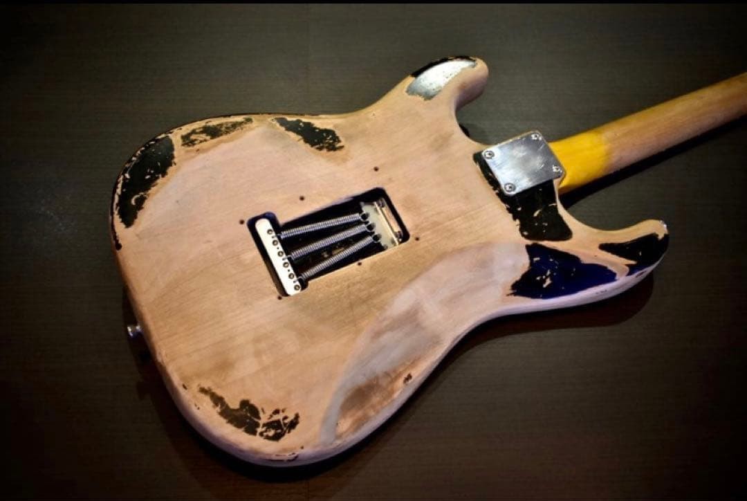 Heavy Relic Stratocasterrosie