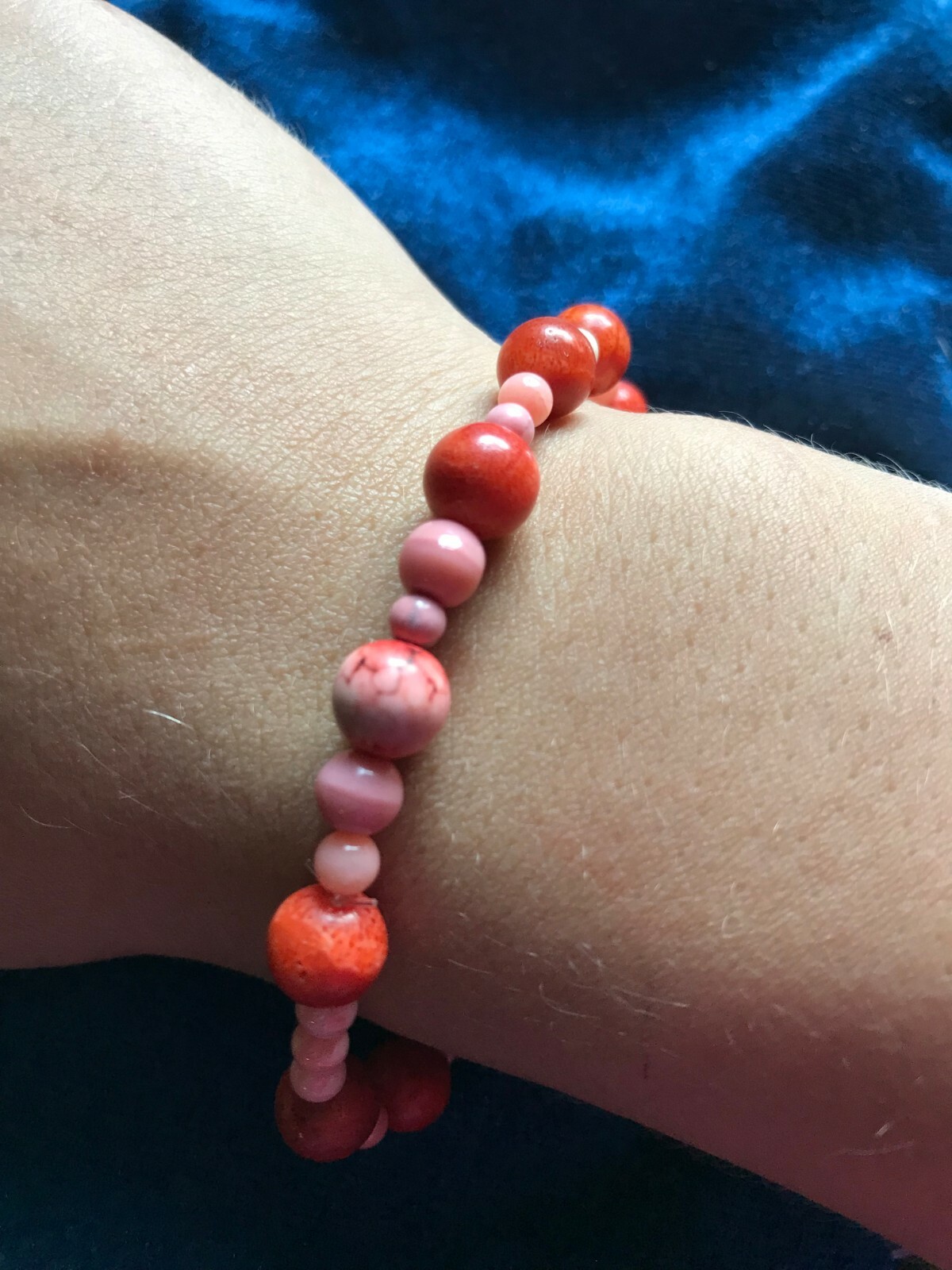 Unsigned Designer Handcrafted Artisan Coral Tones Stone Stretch Bracelet