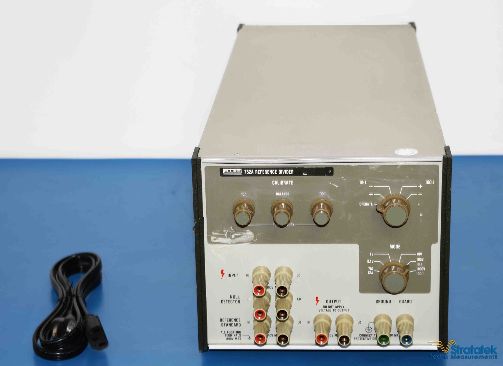 Fluke 752A Reference Divider 10:1 (±0.2 ppm) and 100:1 (±0.5 ppm) Calibration
