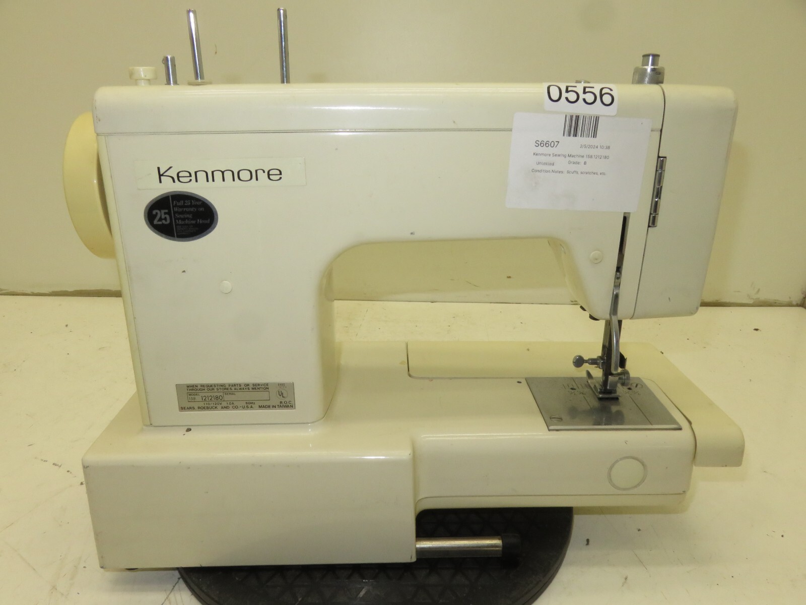 Kenmore 158 Sewing Machine 158.1212180 Zig Zag - Untested As-is