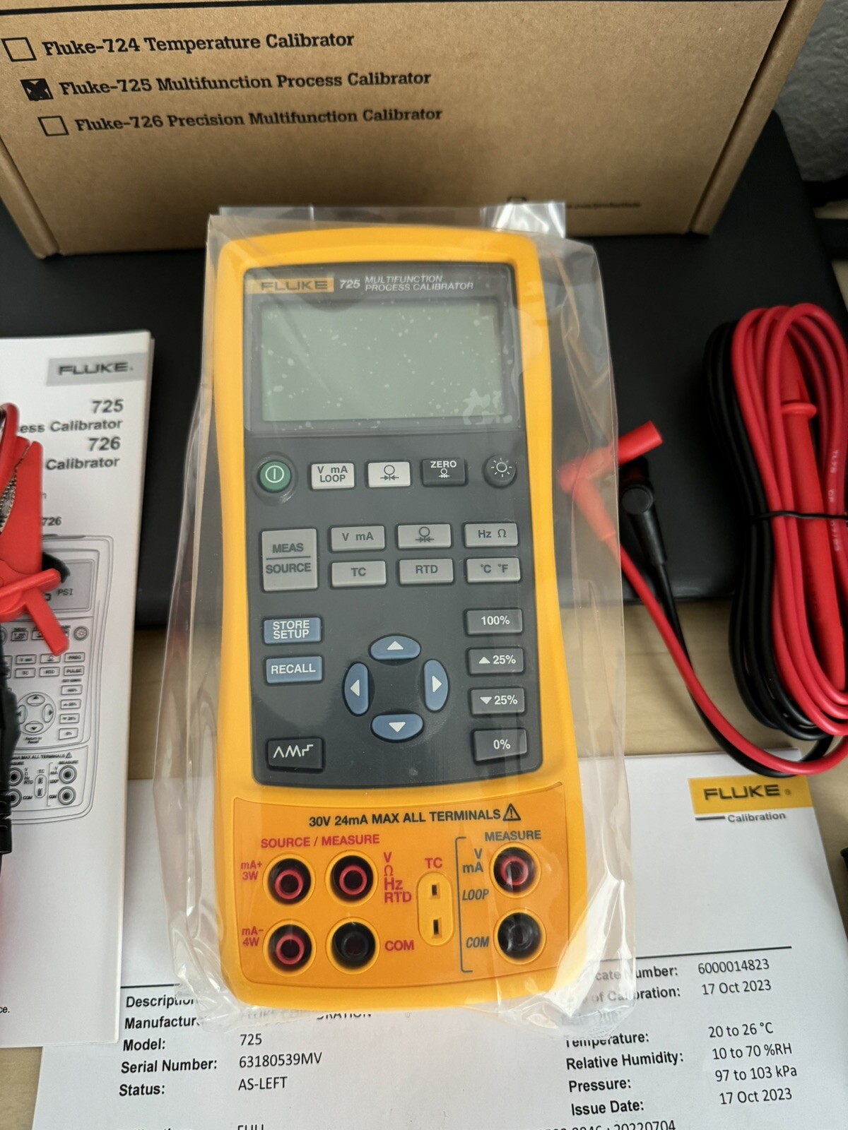 FLUKE 725 Multifunction Process Calibrator W / Leads/ BOX CAL 2023