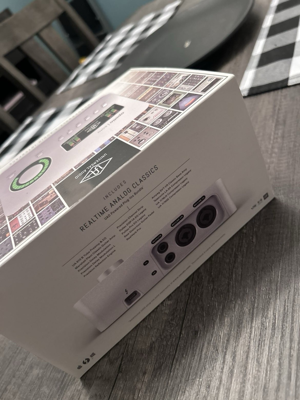 Universal Audio Apollo Solo Heritage USB-C Desktop Interface, Phantom Power