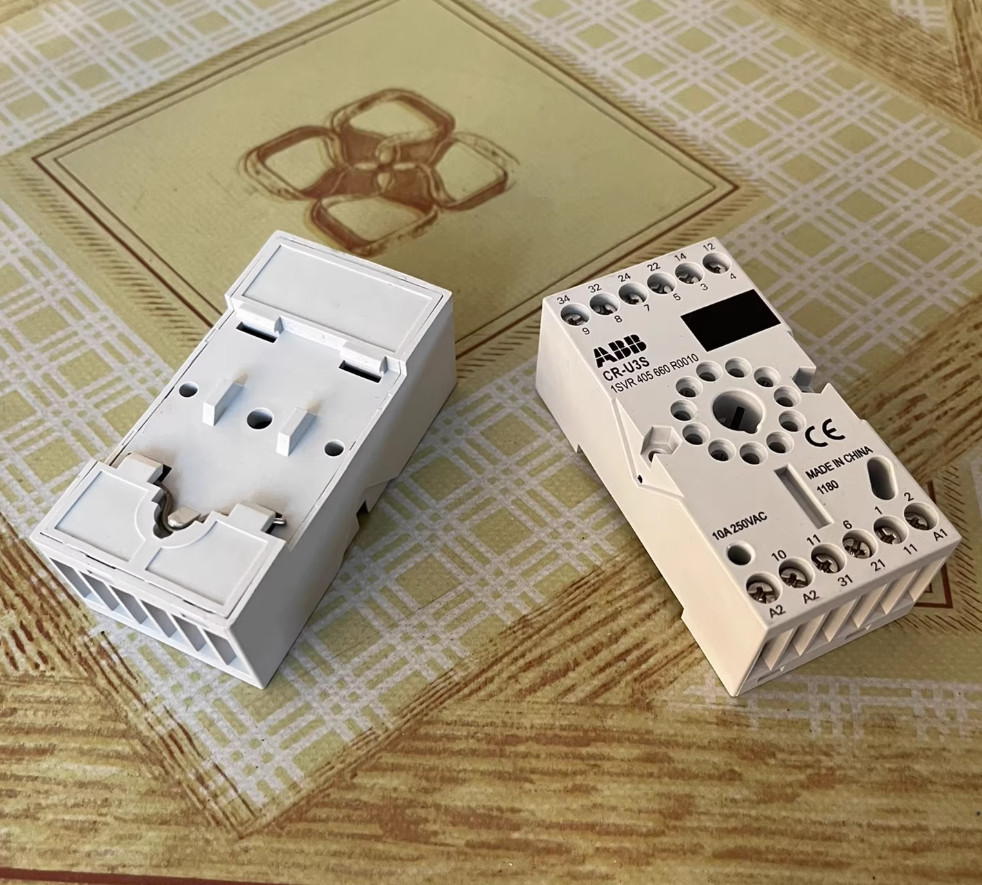 1PC New ABB Relay base CR-U3S #LL