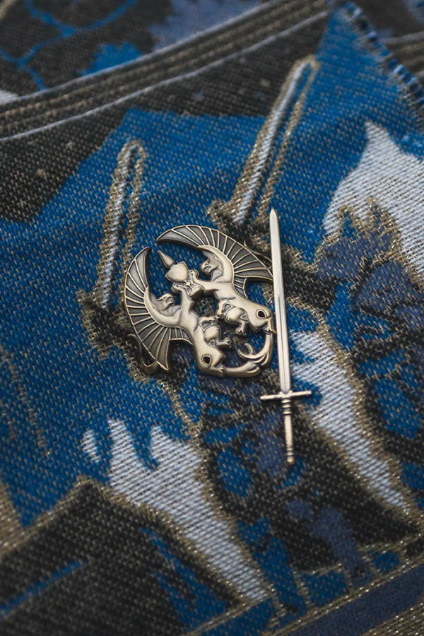 Dragon Age Tale of a Grey Wardens Cloak and Brooch Bundle Heroes of Thedas