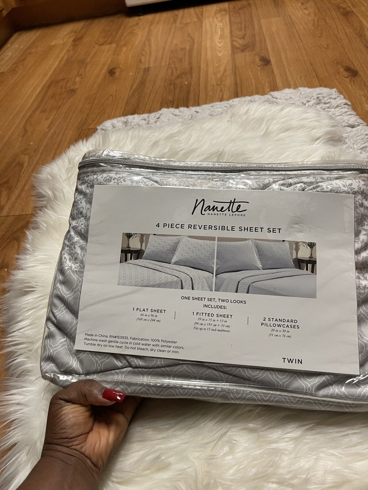 NANETTE LEPORE 4 PIECE REVERSIBLE SHEET SET