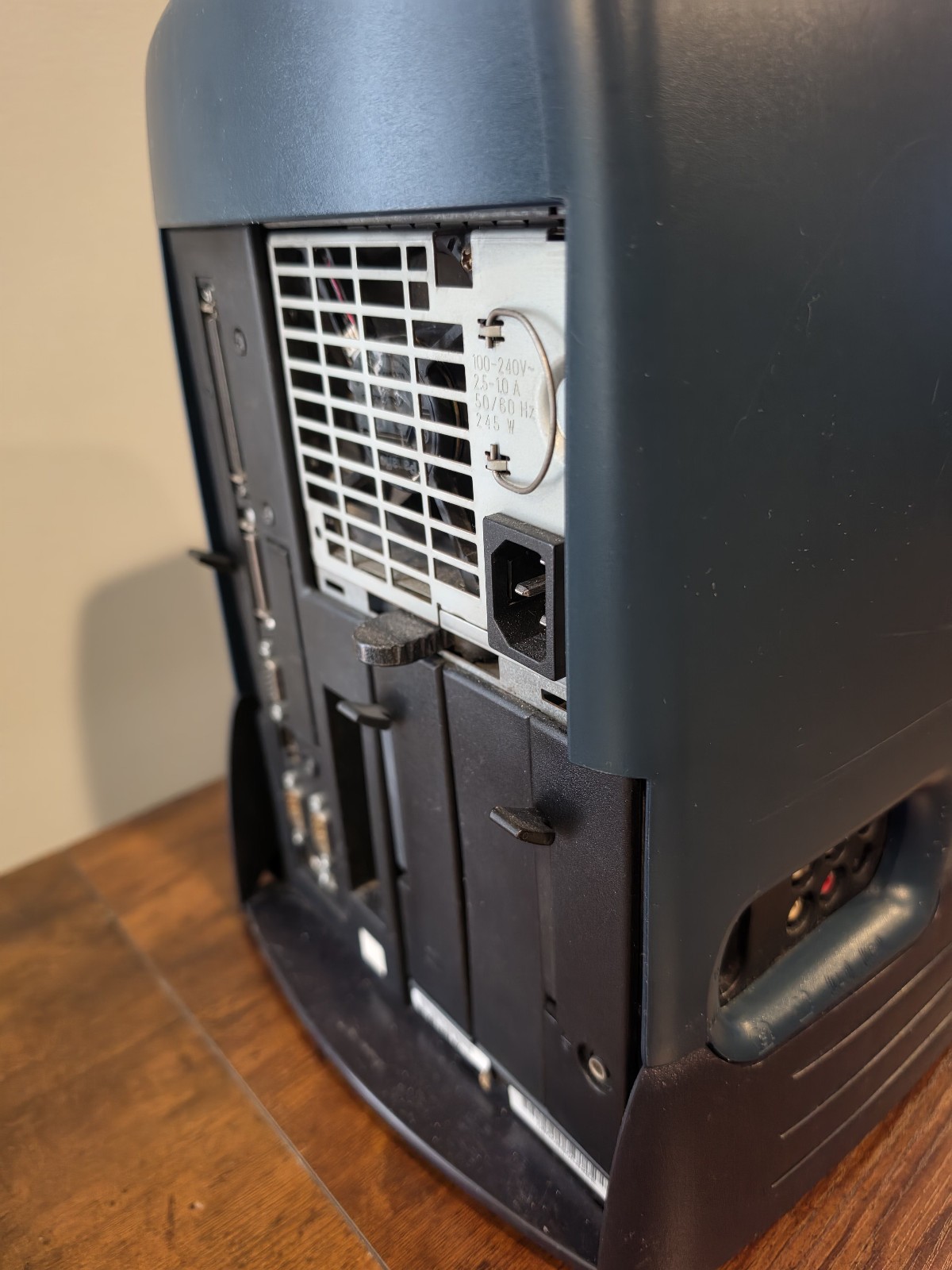 SGI Silicon Graphics O2 Workstation R5000 200MHz 128MB