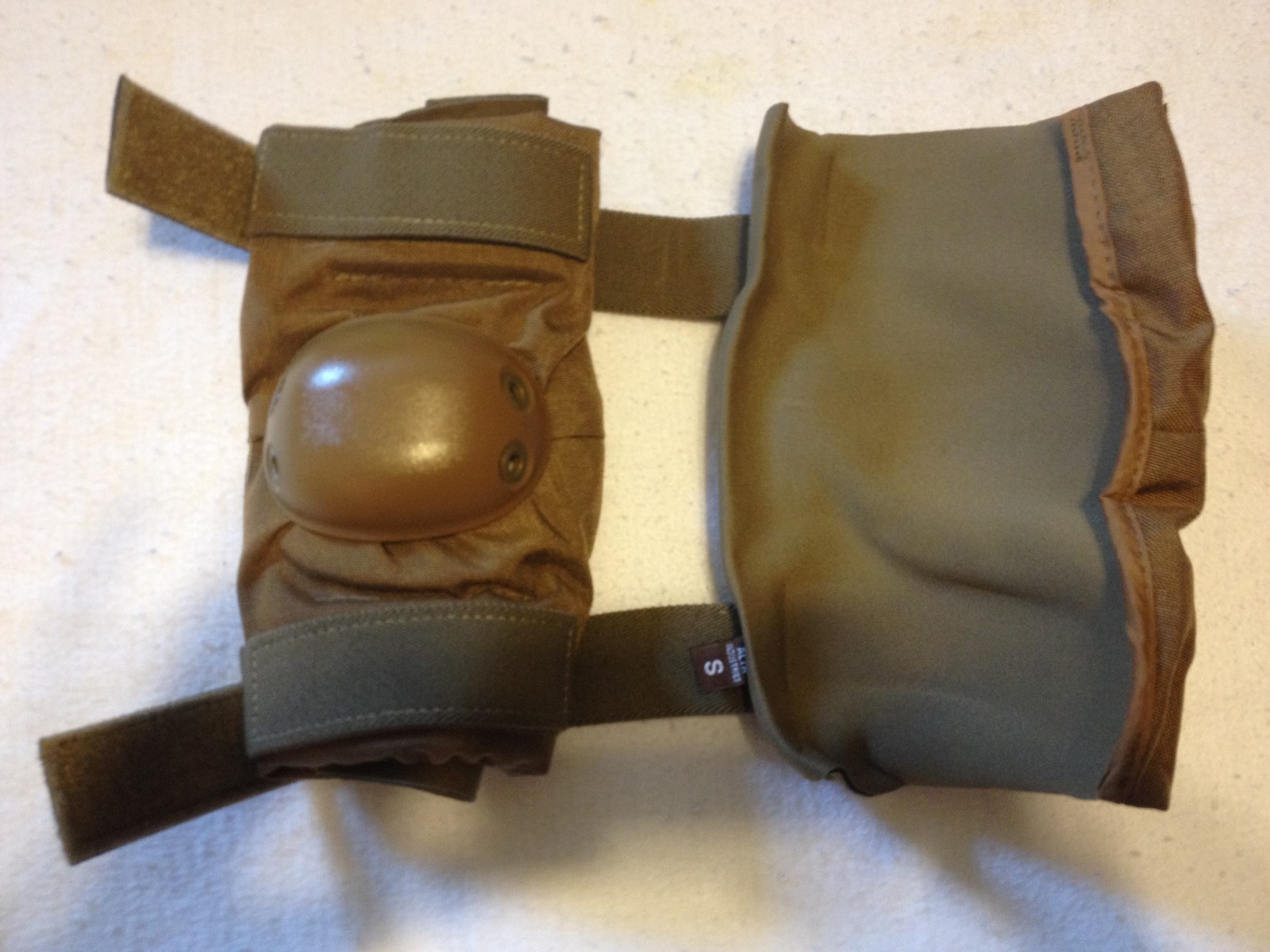 elbow pads coyote brown military new size small made in USA