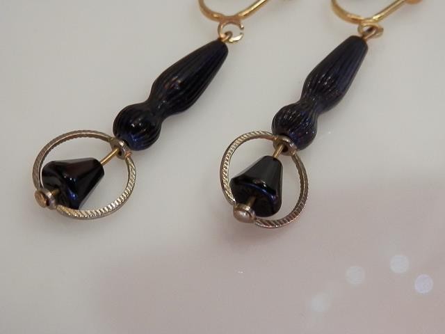 Pretty Vintage 1950 Black Plastic Dangle Earrings 751my