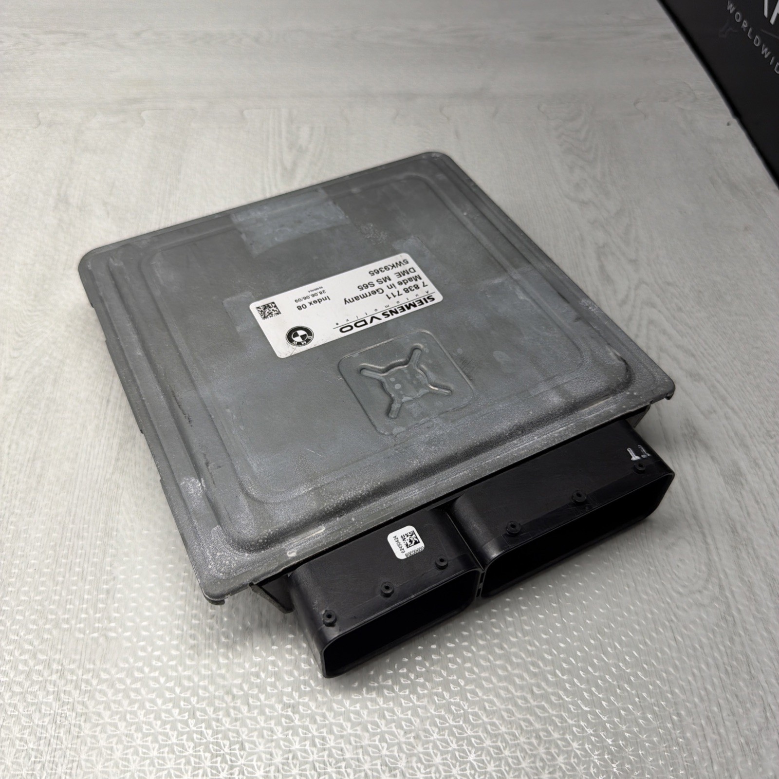 06-10 BMW E60 E63 E64 M5 M6 S85 V10 Motor Engine Control Unit DME ECU MSS65