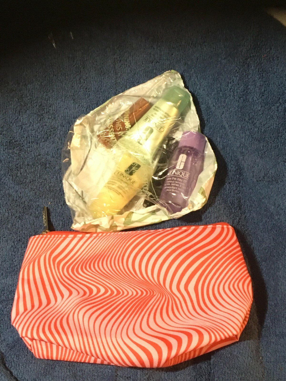CLINIQUE MAKEUP BEAUTY LOT OF 5 WITH POUCHE BAG NEW