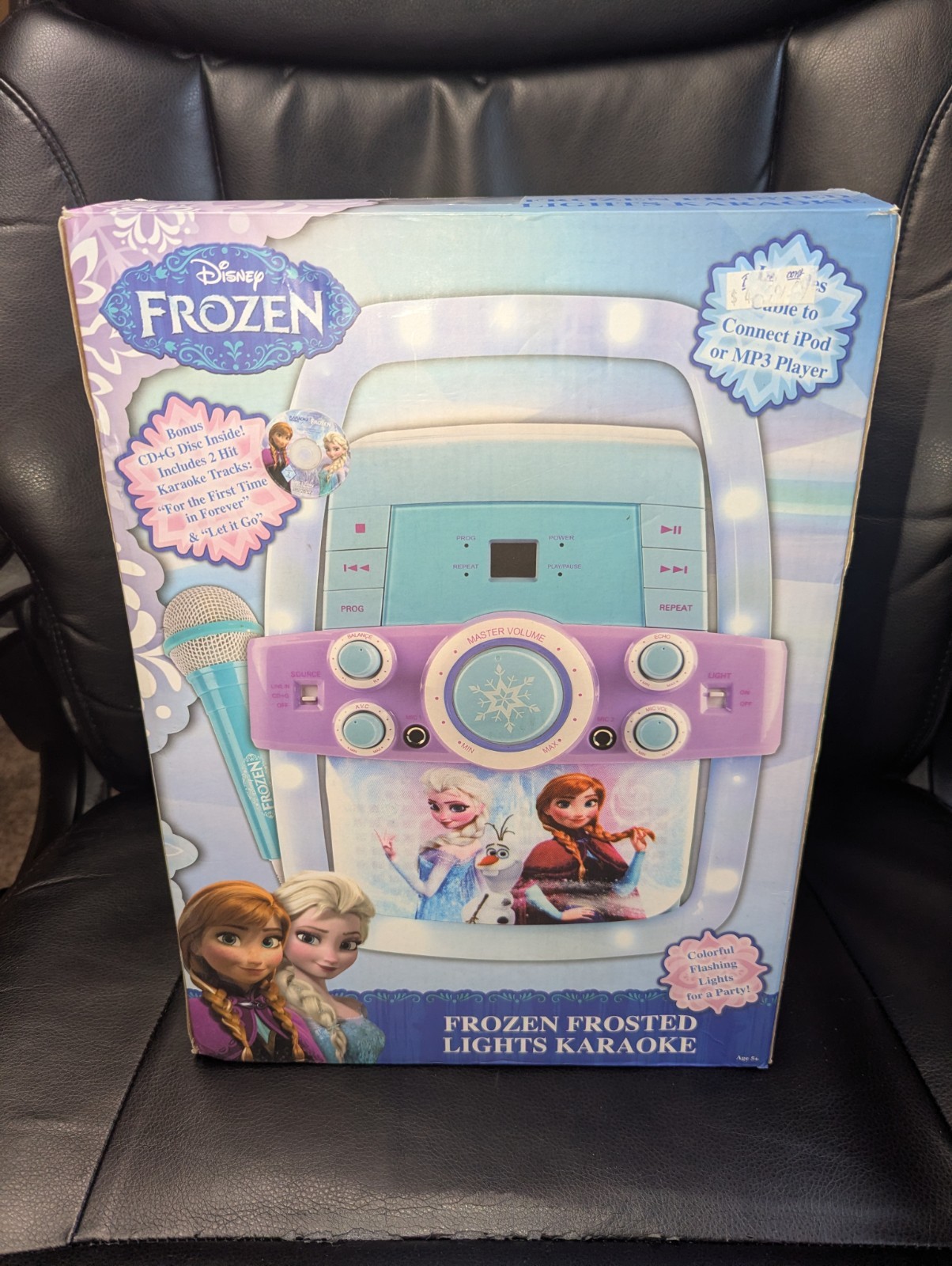 Frozen Flashing Lights Karaoke Machine NEW Complete In BOX