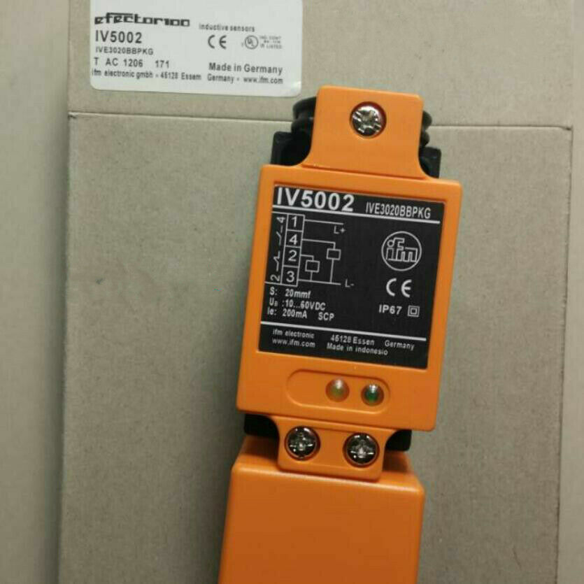 IFM IV5002 IVE3020BBPKG Proximity Switch New
