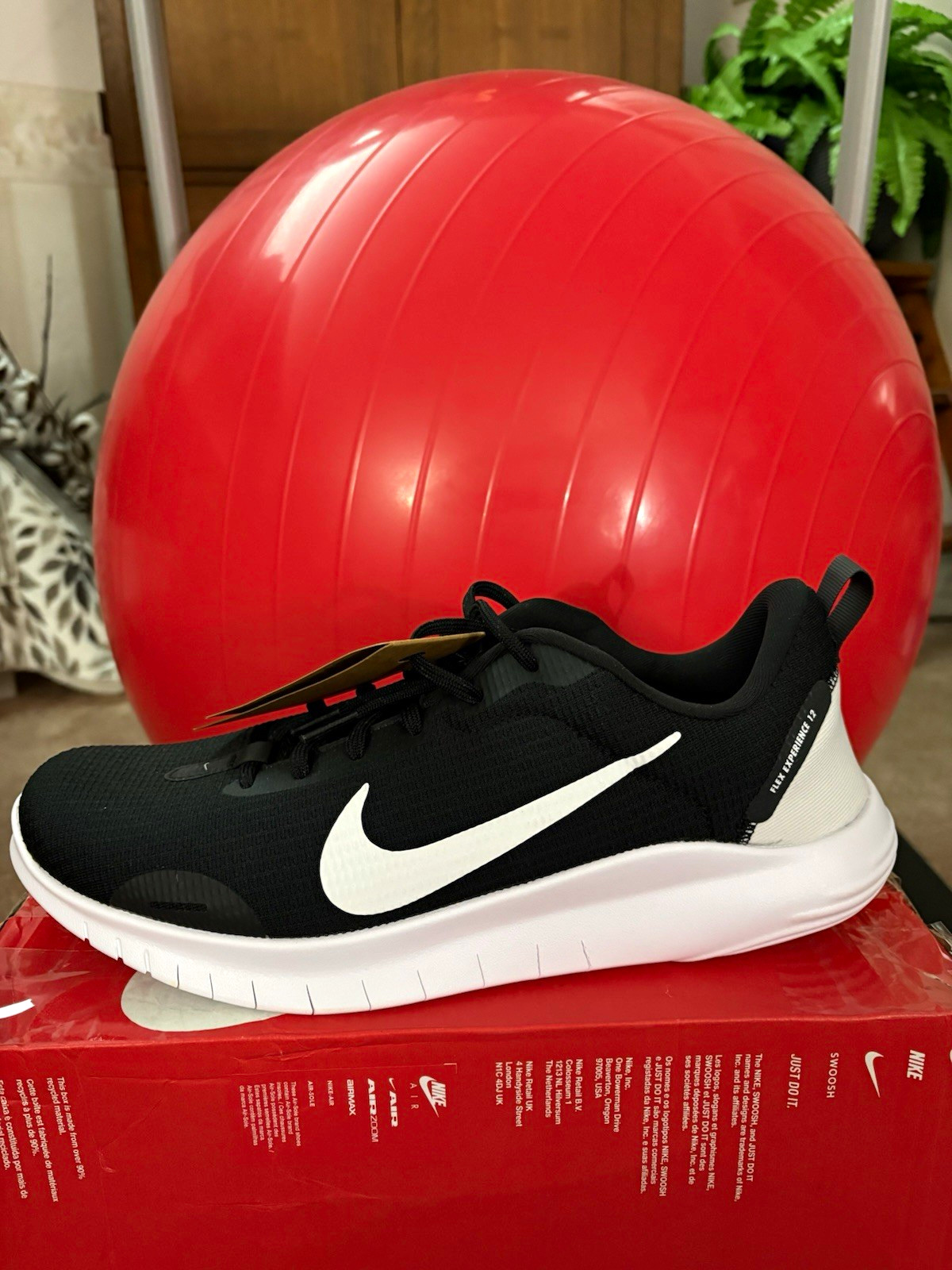 Nike Men's Black/White Mesh Lace-Up Low Top Athletic Sneaker New w/ Box