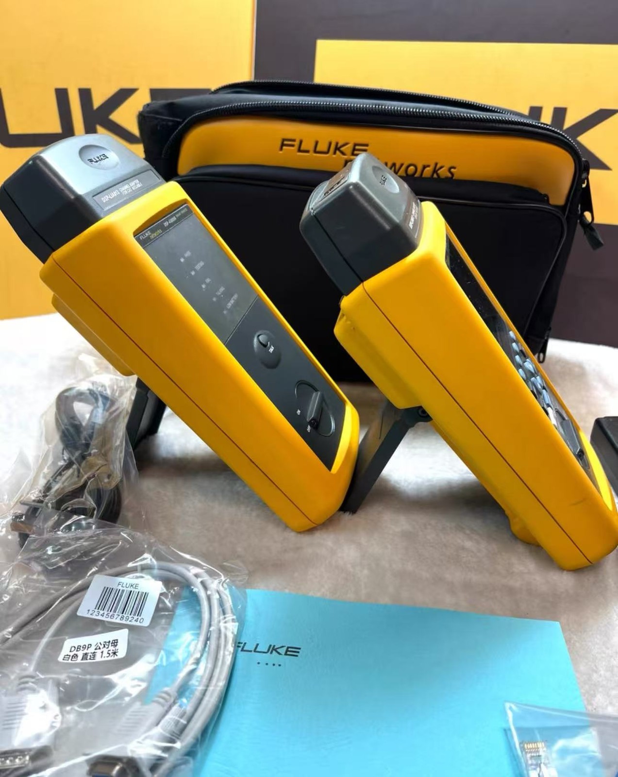 Fluke Networks DSP-4300 Cat 6 Class E Network Cable Analzyer Meter Kit