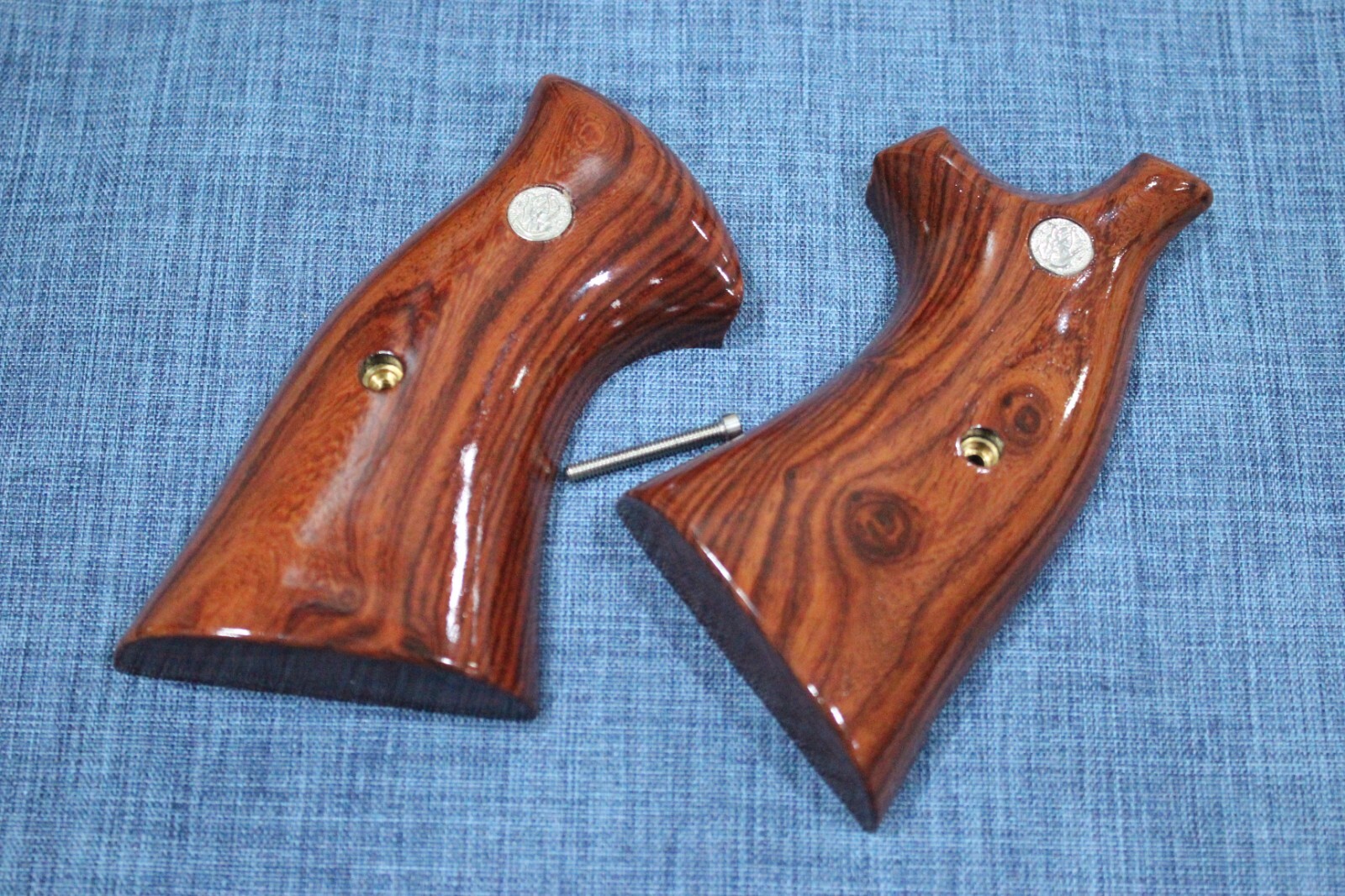 TARGET GRIPS FOR S&W K, L FRAME SQUARE BUTT MOD 686, 66 ROSE WOOD NICE GIFT # 12
