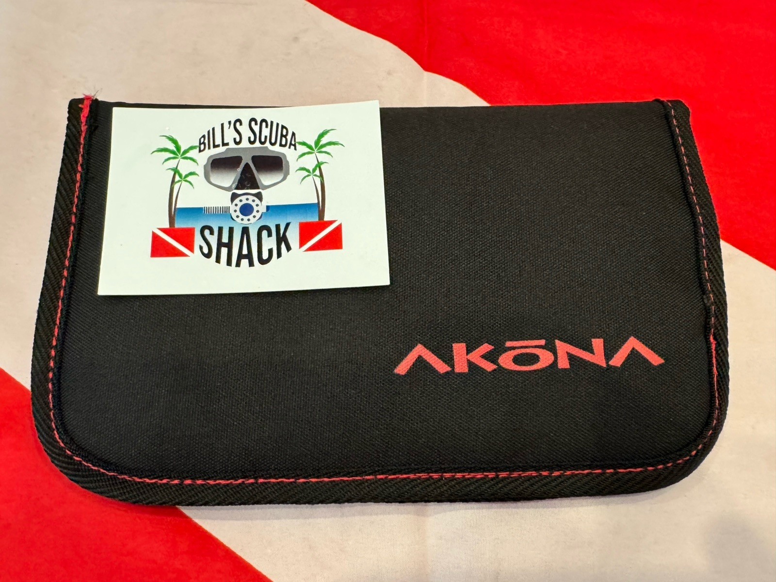 AKONA COMPUTER CONSOLE  BAG SOLID BLACK AND RED COOL!
