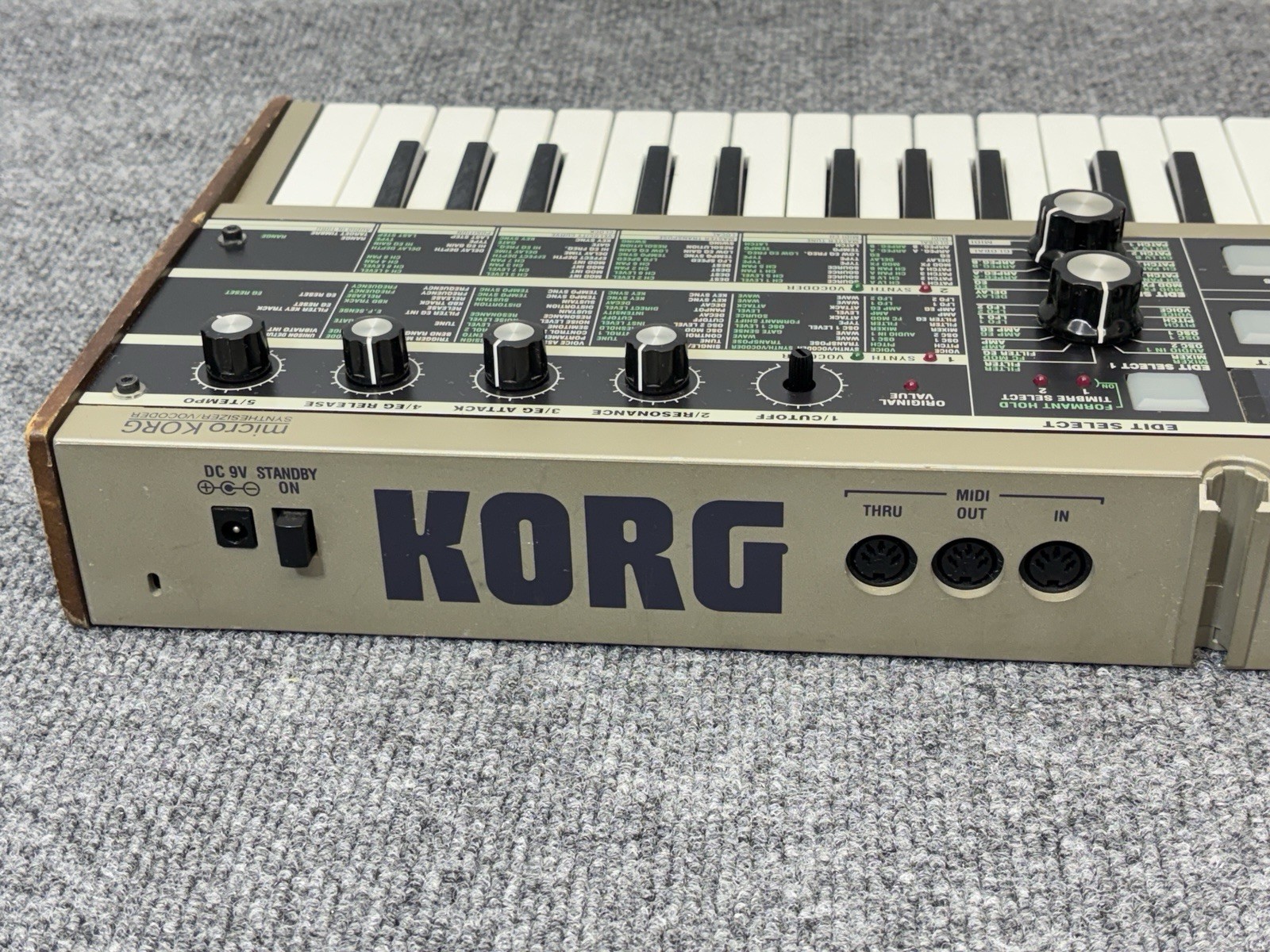 Korg Micro - KORG Compact Analog Synthesizer and Vocoder