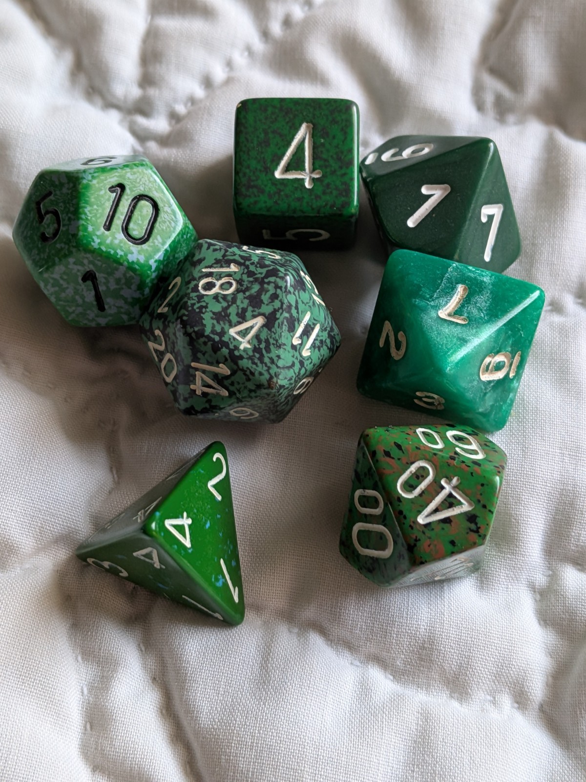 7 Dice Set Poly RPG DnD Dungeons Dragons AD&D Pathfinder Mixed Green Colors GUC