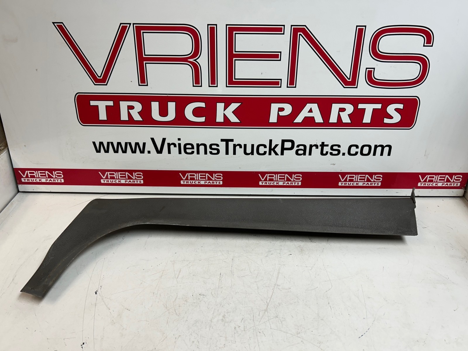 PETERBILT S60-6037-281 TRIM-COVER LEFT A POST GRAY