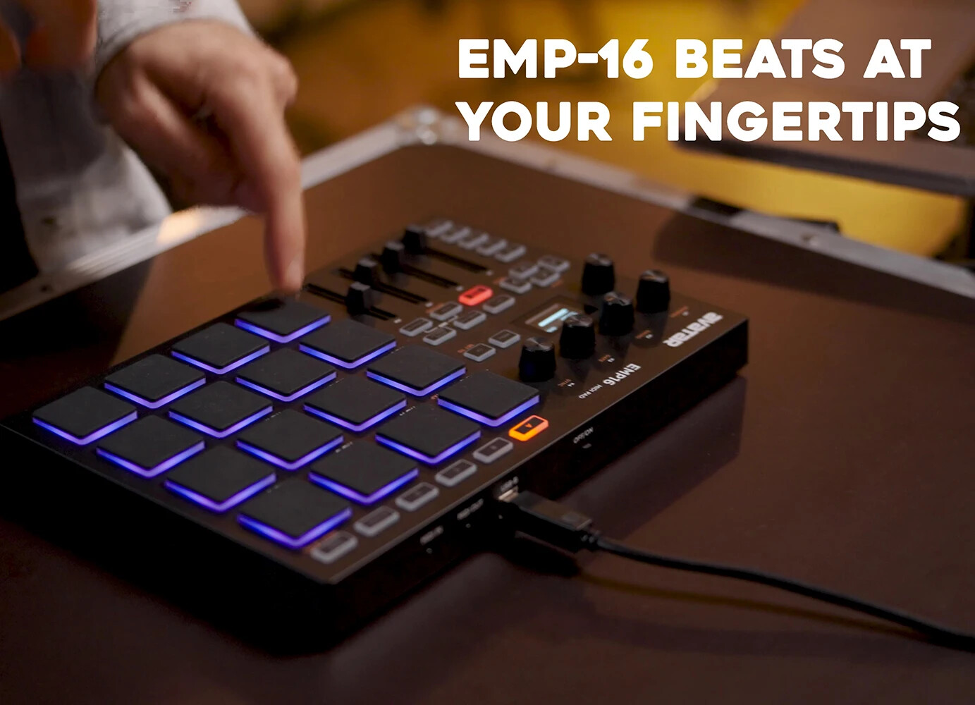 MIDI Pad Controller Beat Maker Machine With Bluetooth 16 RGB Sensitive Beat Pads