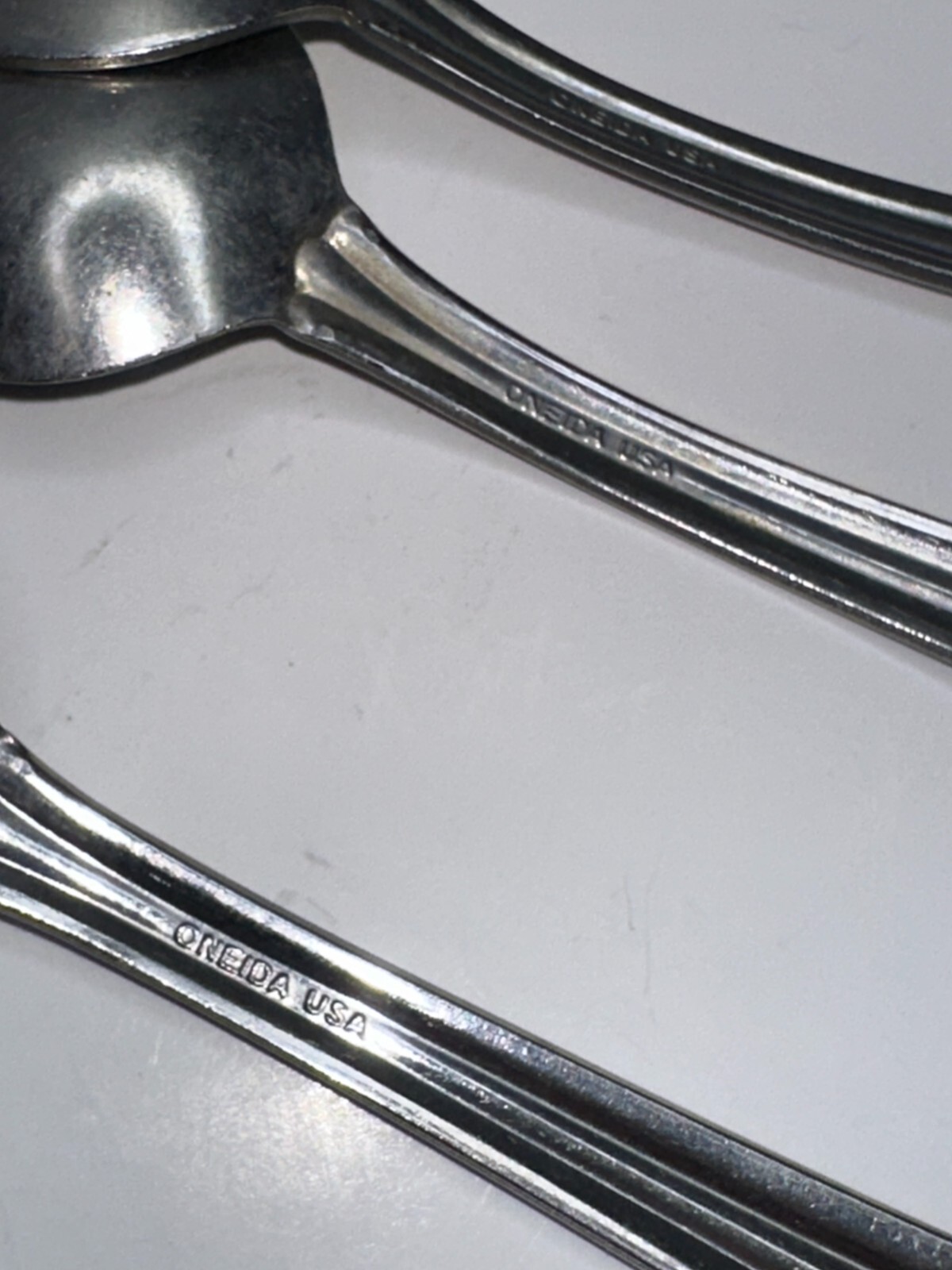Oneida Fan Lightweight Stainless Flatware Set 23 Pc Fork Spoon Knives