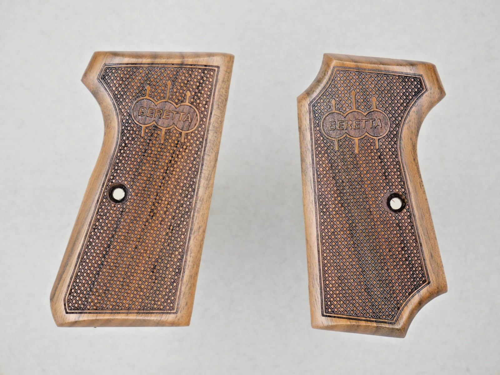 CUSTOM MADE BERETTA 1934/1935 7.65mm 32 ACP WALNUT GRIPS " CHECKERED & LOGO"