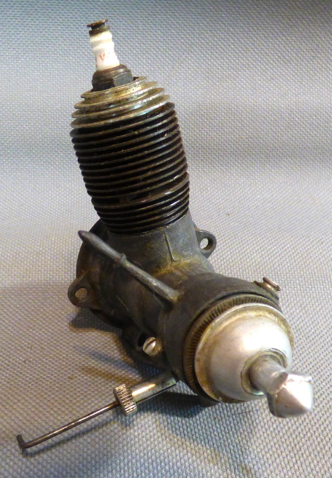 EX ARDEN .099 SPARK IGNITION GAS ENGINE 1940s ERA MICRO-BILT GOOD COMPRESSION