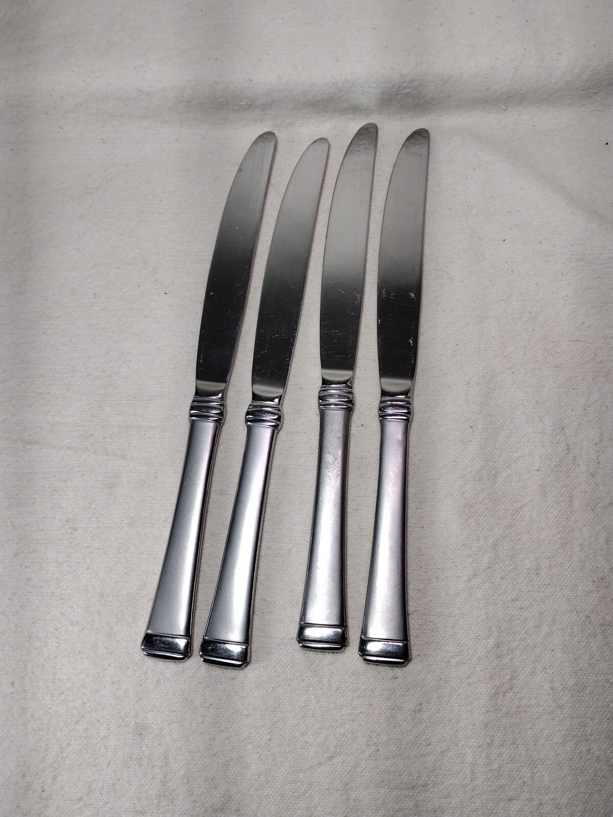 4 Wallace Solid Dinner Knives Bennett Stainless Frosted Satin Handle Vietnam