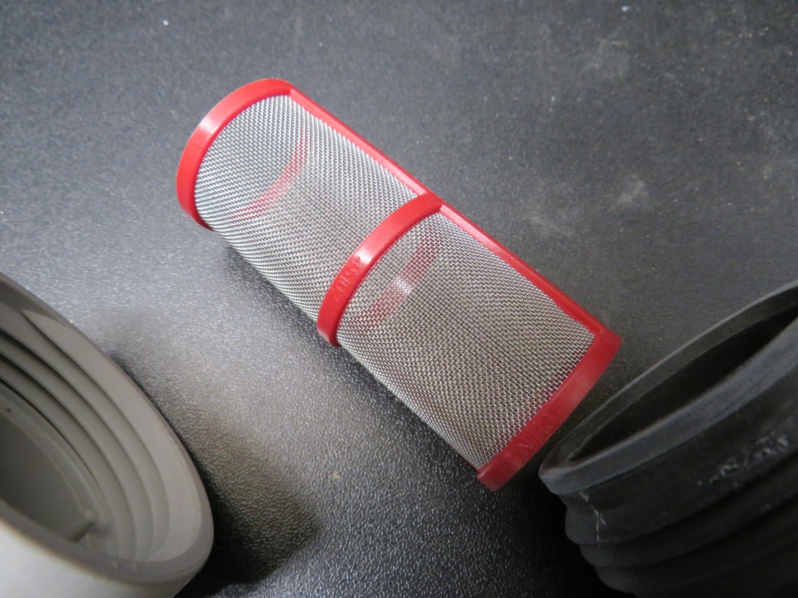 Spraying Systems 122-1/2-PP Filter - Red Mesh