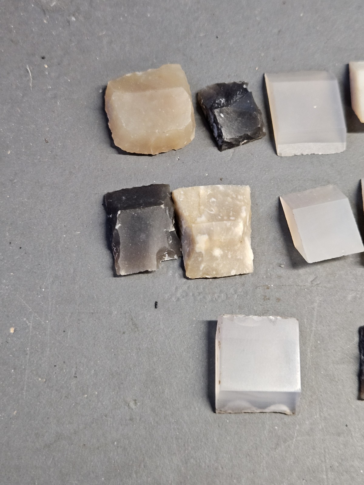 MuzzleLoader Flint Lot (13) Total Black Powder