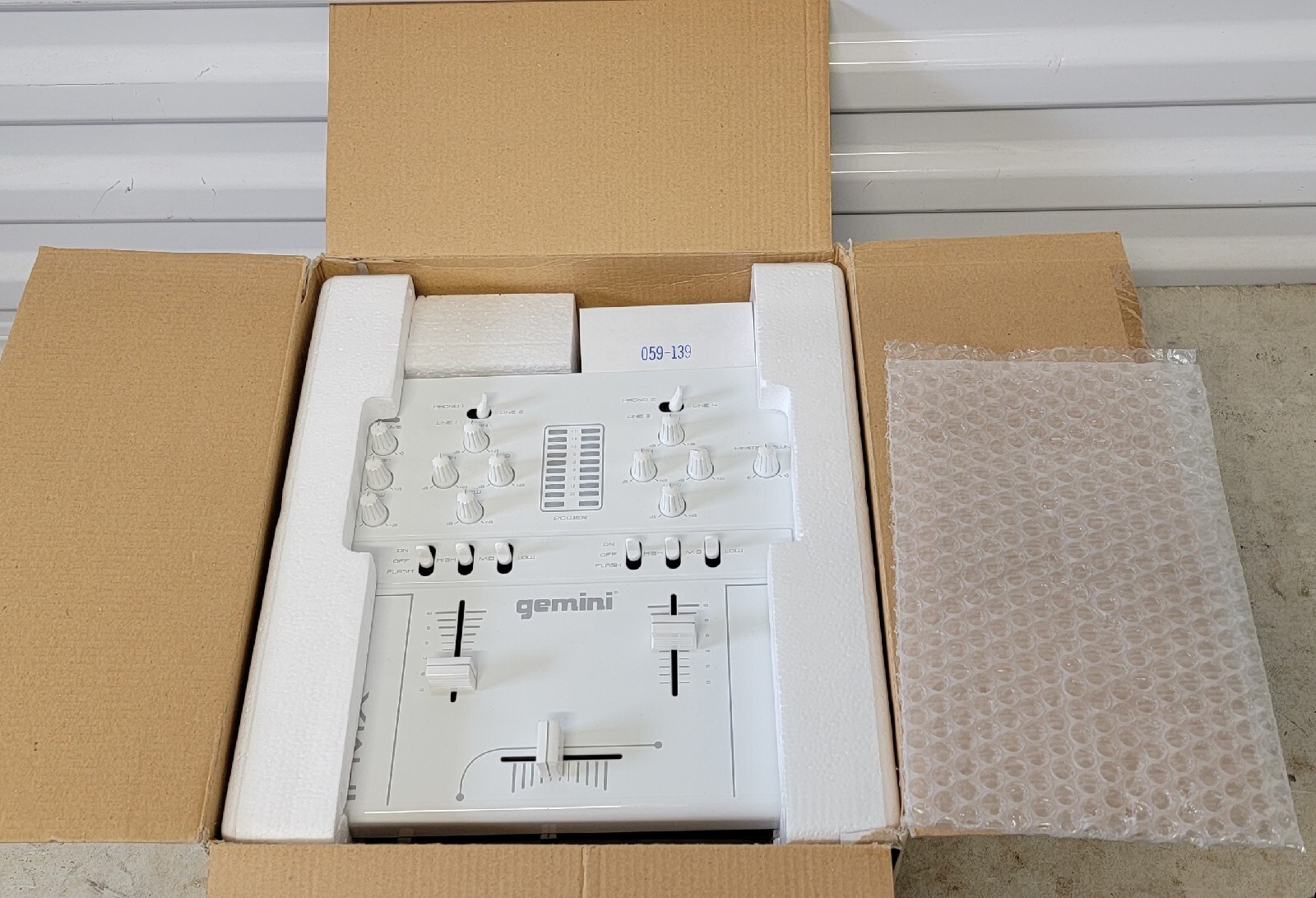 Gemini iPMX 2-Channel 10" Mixer With Box