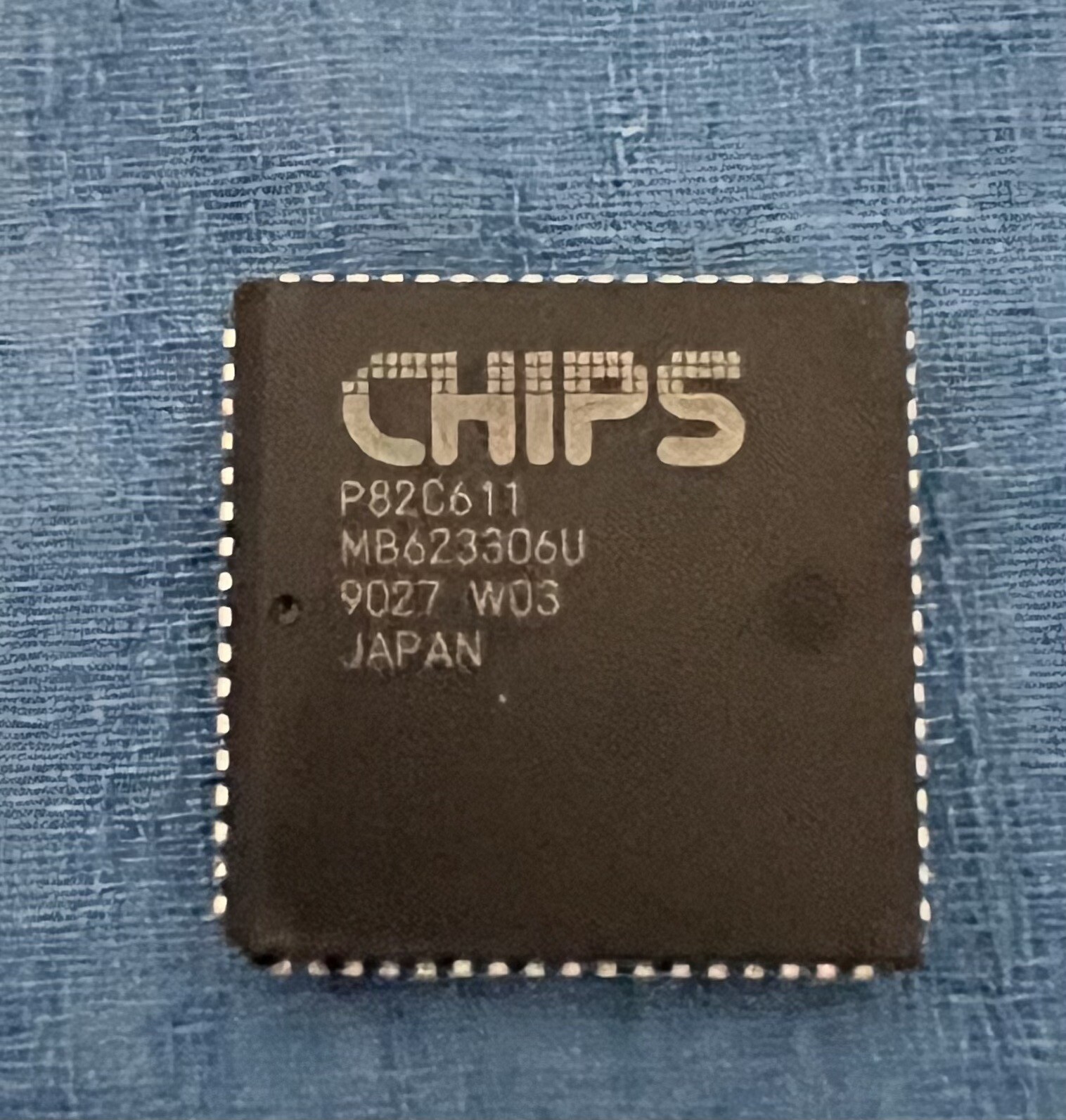 CHIPS Micro Controller P82C611 IC 68 Pin • New Old Stock • Japan
