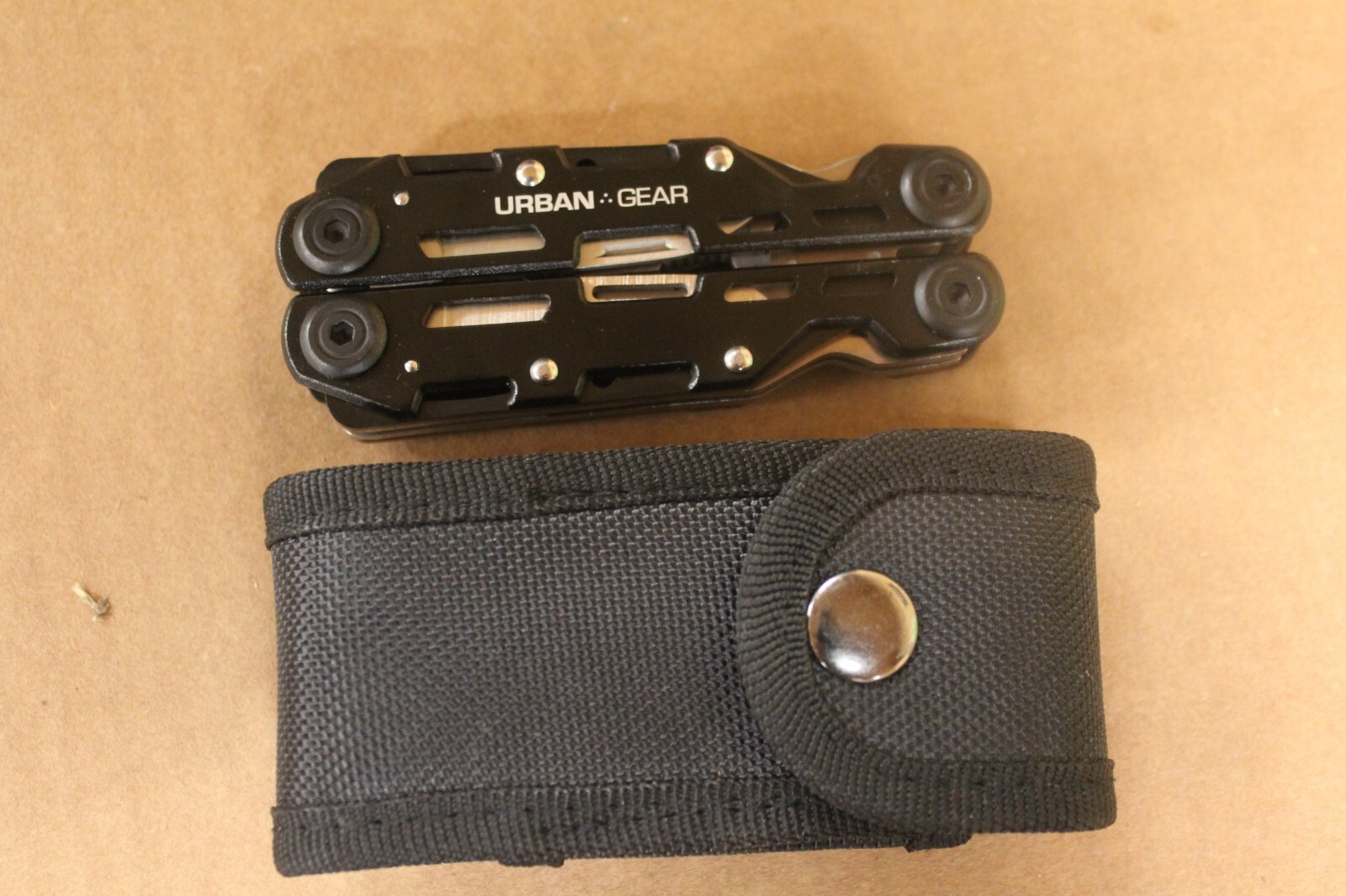 Urban Gear  Multitool W/ nylon Case #BINC359