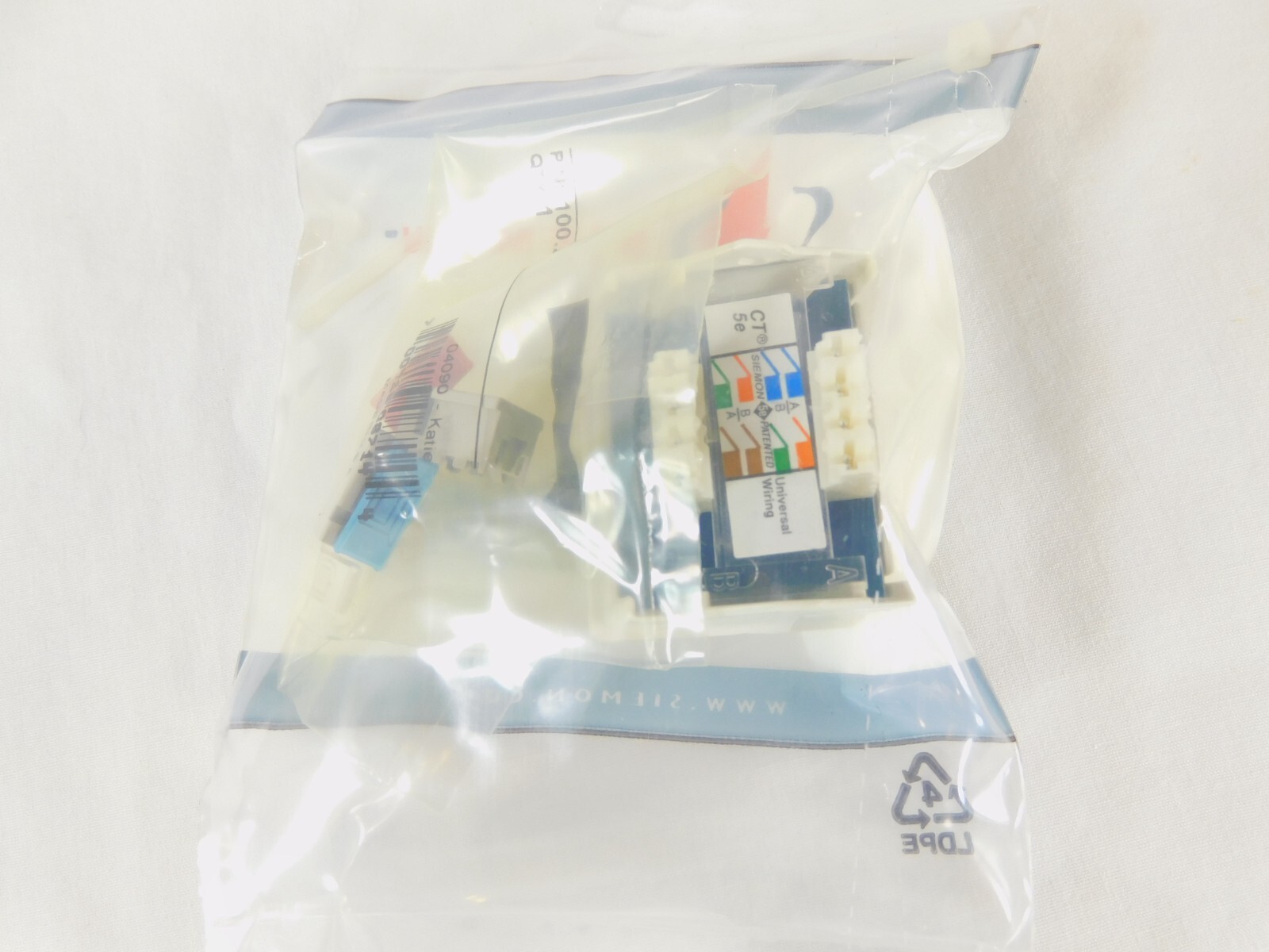 Siemon CT-C5-02 Category 5E Angled Single CT Coupler T568A/B White