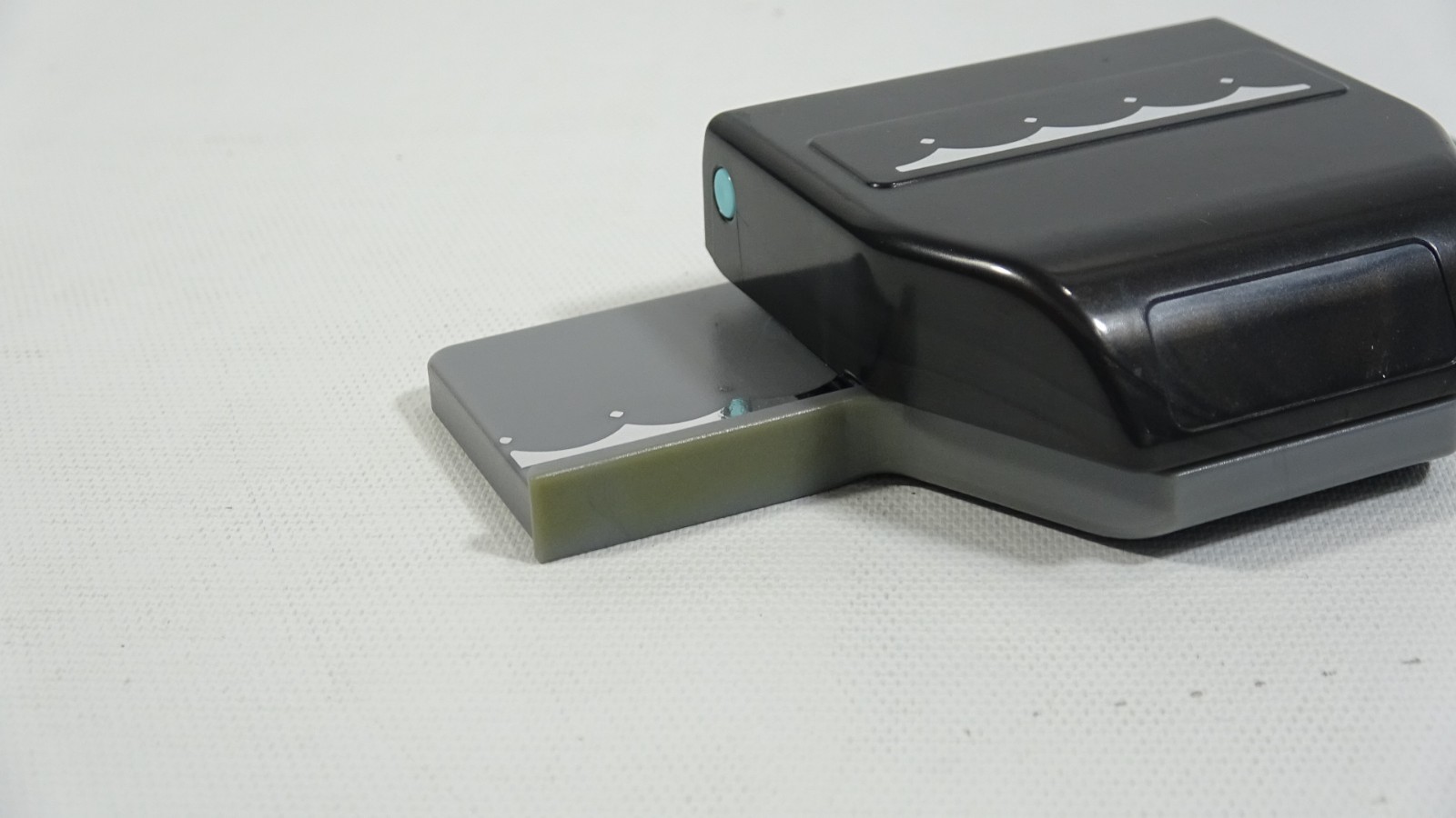 Ek Success Border Edge Locking Paper Punch - Scallops With Dot