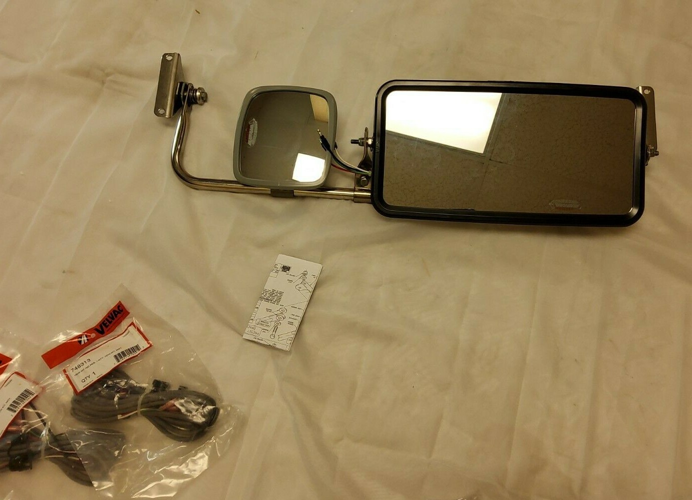 New Velvac Motorized West Coast Mirror System 713760 1 side only