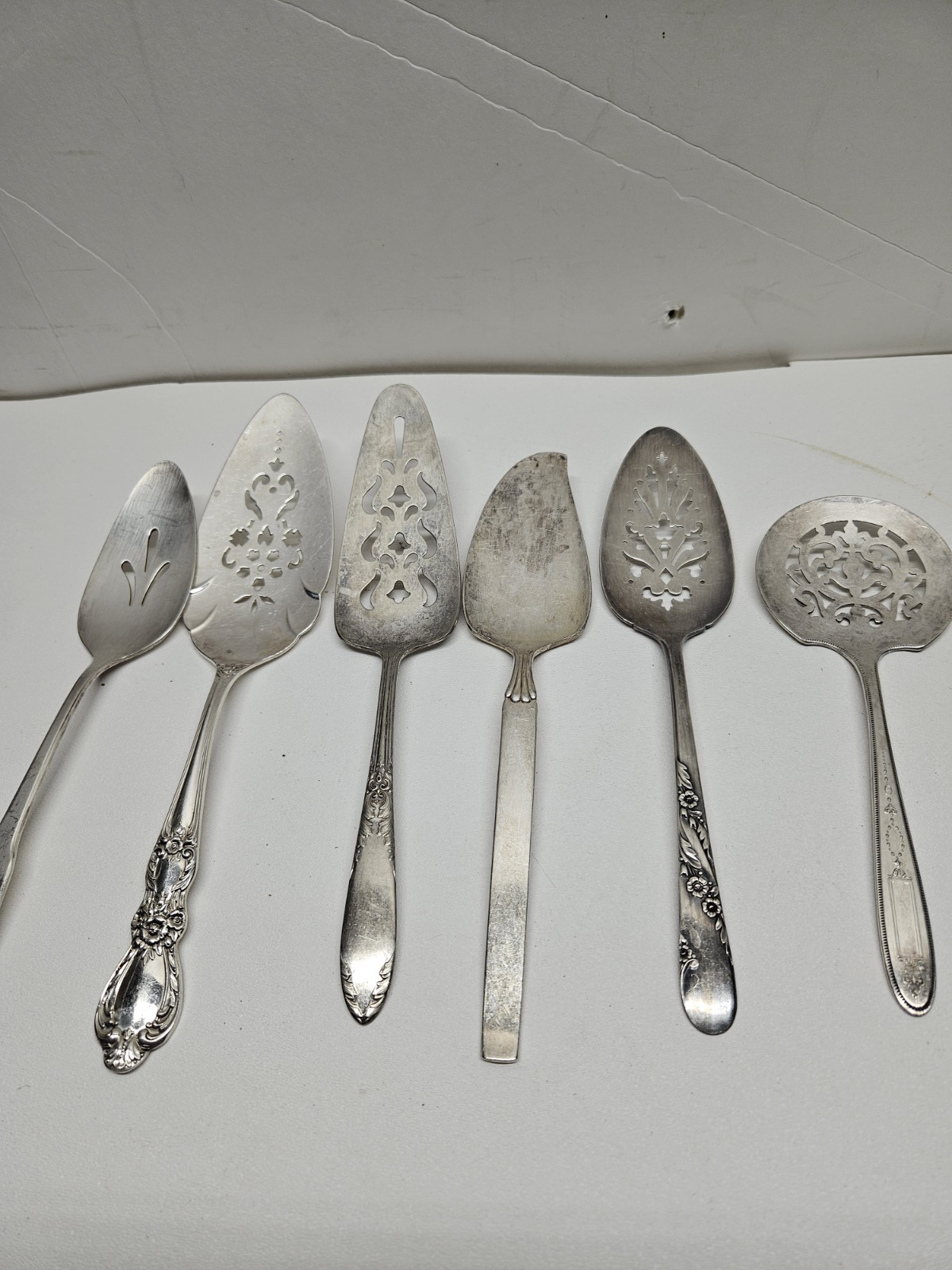 6 Pieces Of Vintage Silverplated Untensil-cutting  Serving Pies, Cakes 8 -11 in